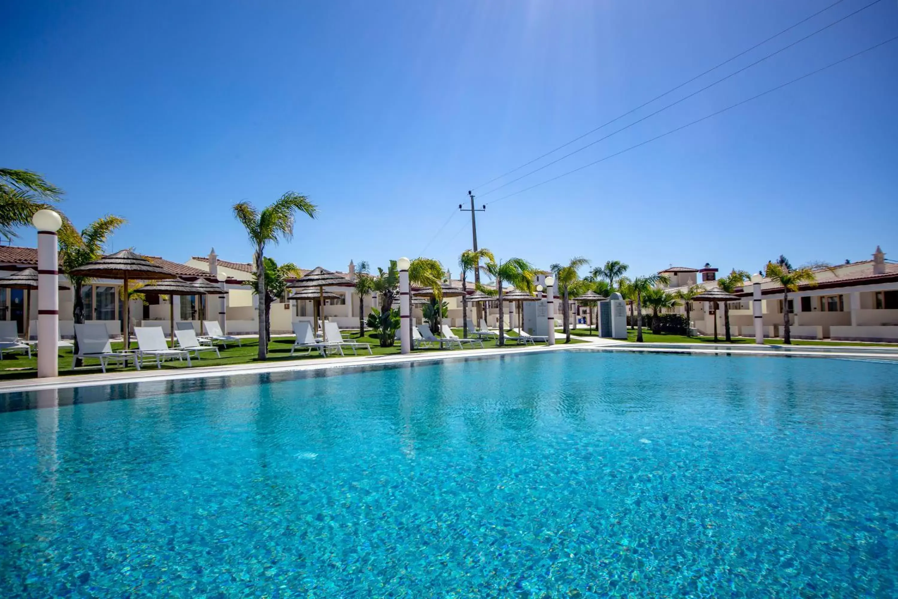 Property building, Swimming Pool in Hotel Rural Brícia Du Mar