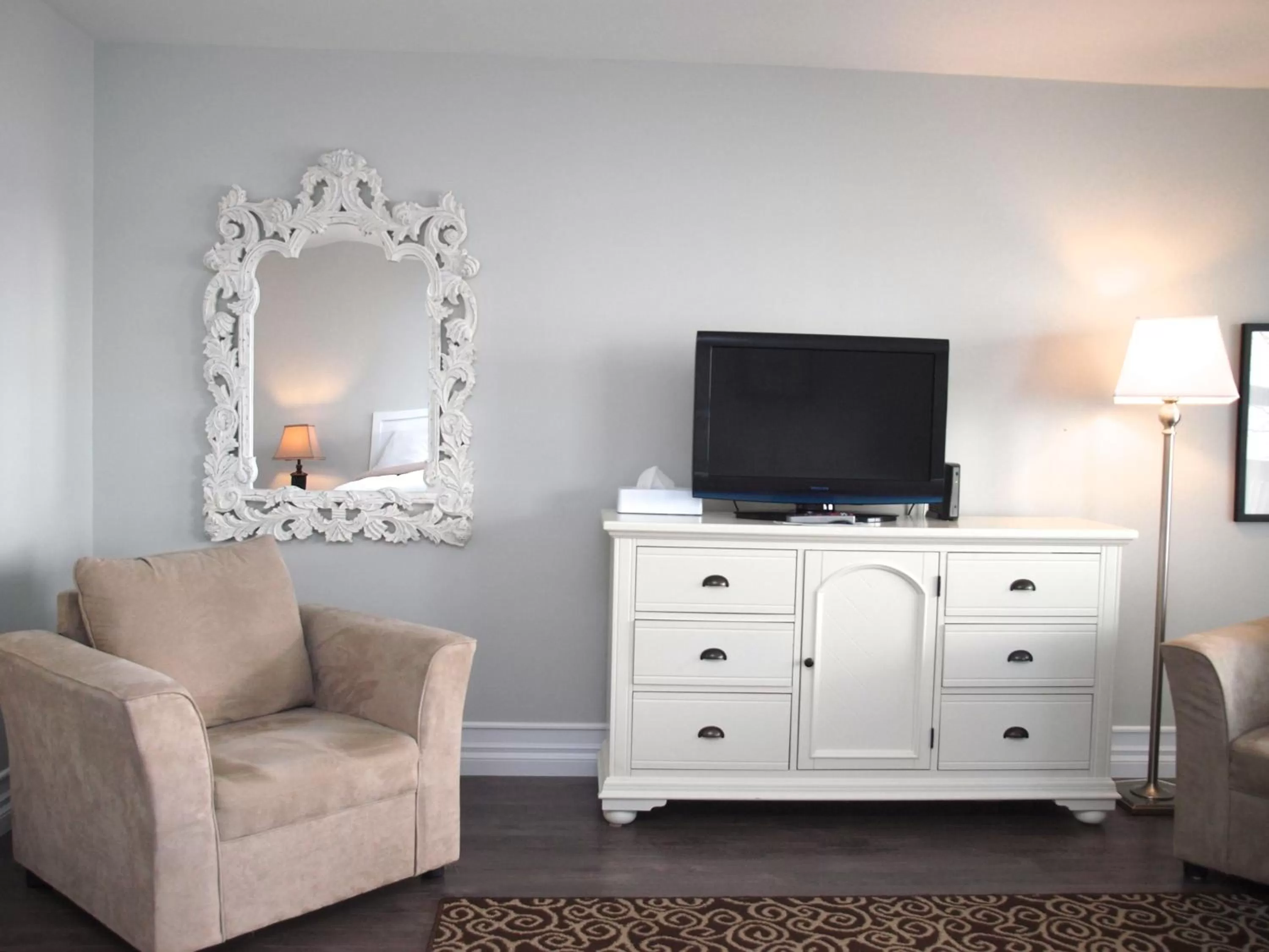 Sands on Golden Lake