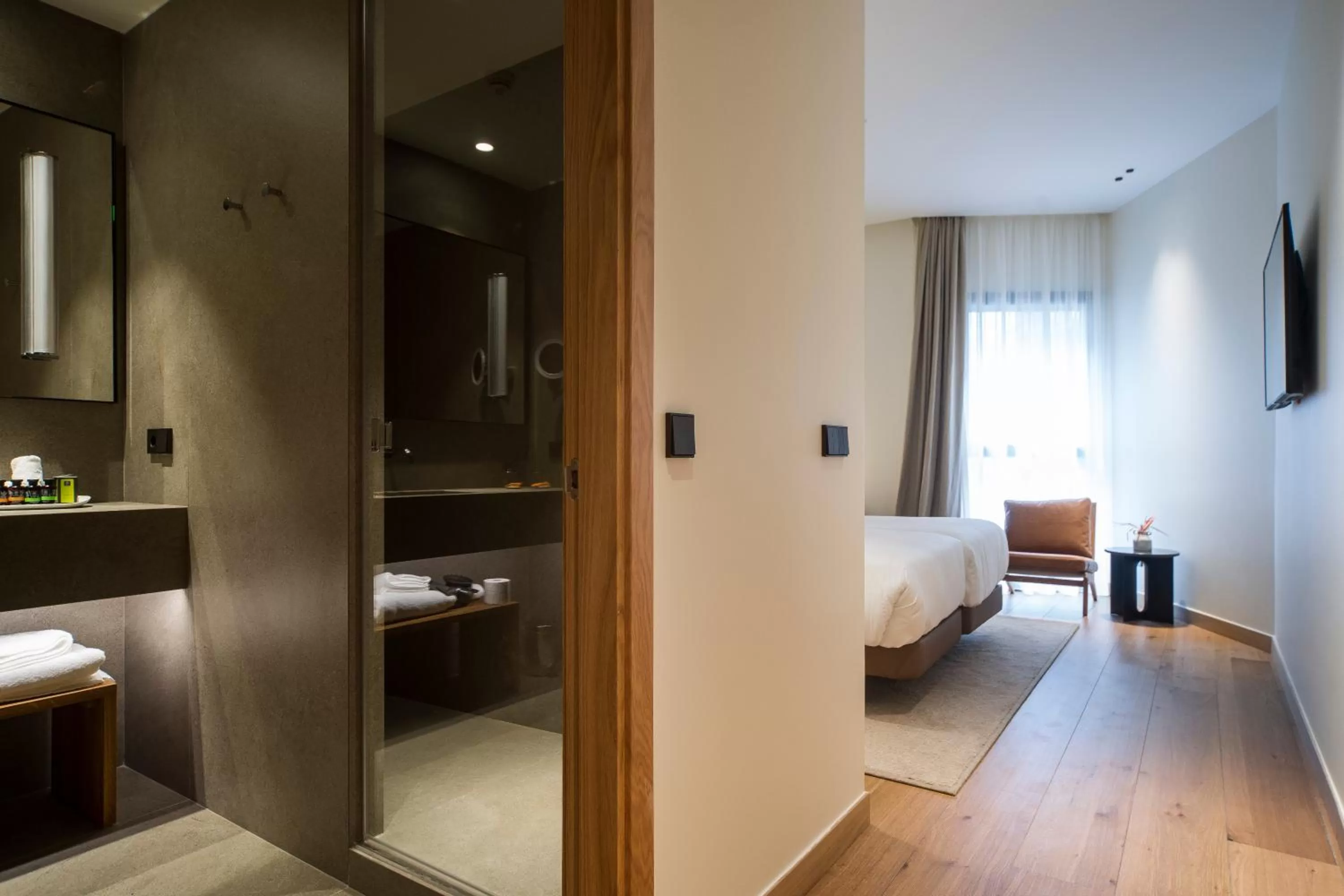 Bathroom, Bed in Hotel Arbaso