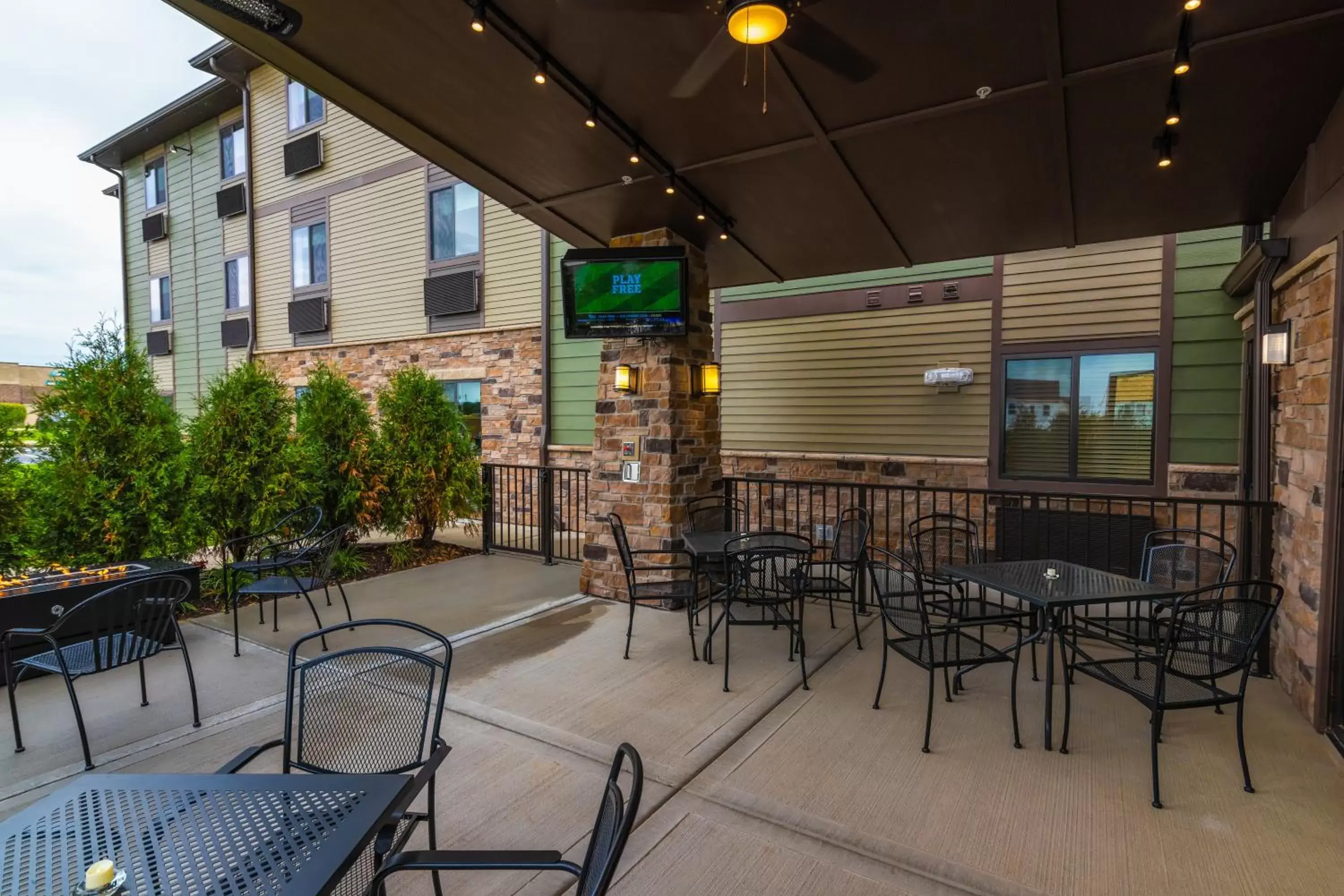 Patio in My Place Hotel-Chicago West/North Aurora, IL