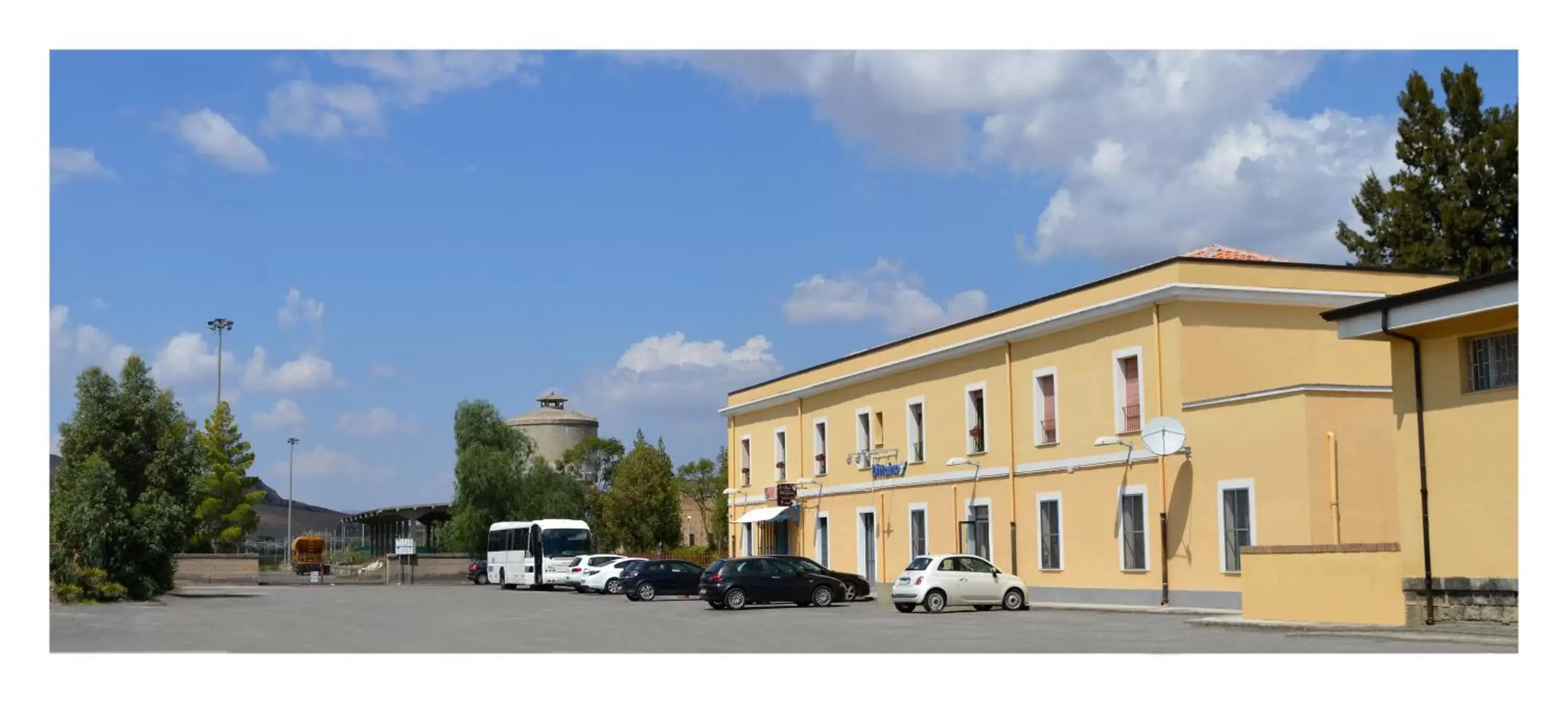 Facade/entrance, Property Building in B&B Stazione Dittaino