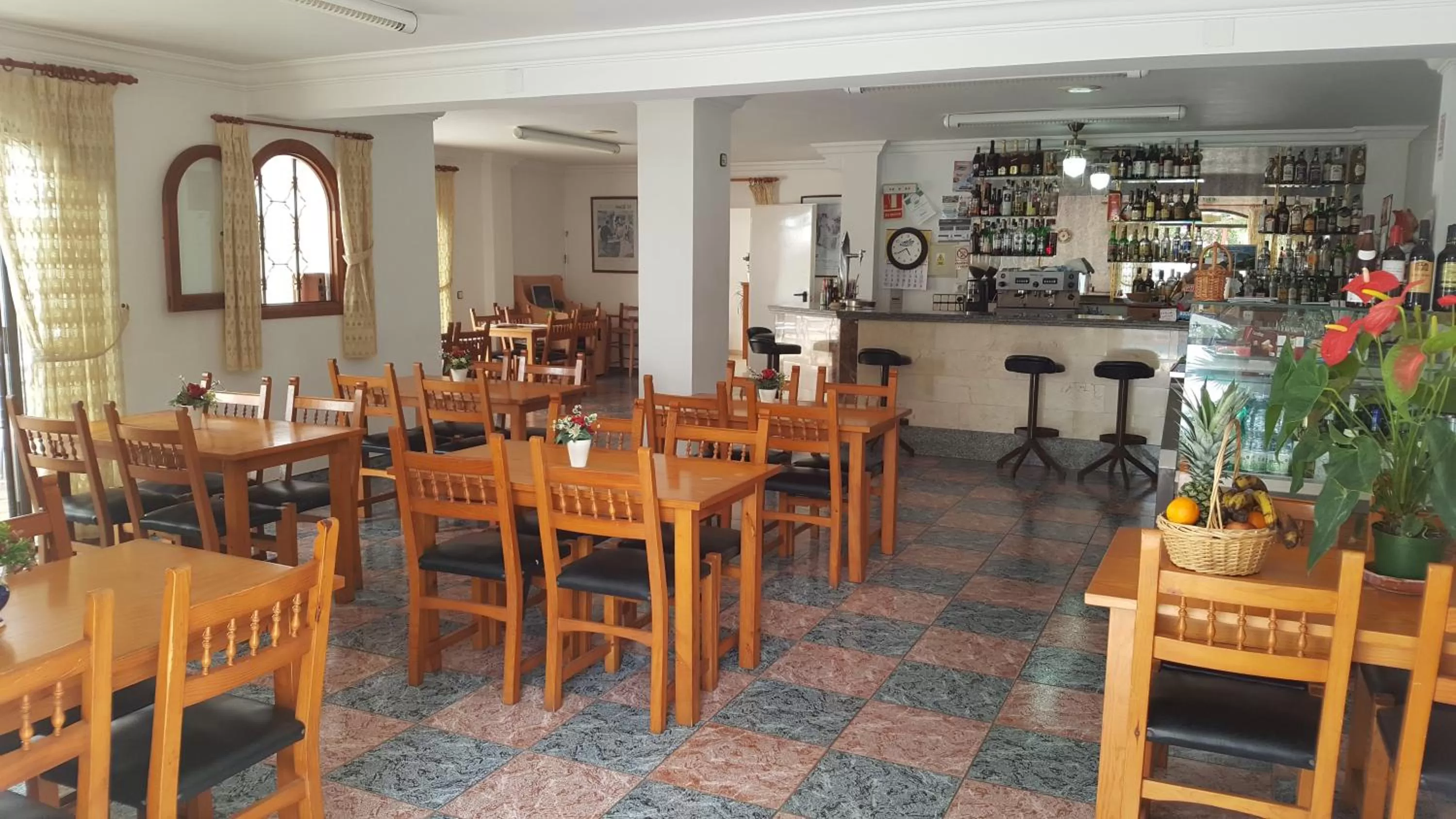 Restaurant/Places to Eat in Bella Maria Apartments