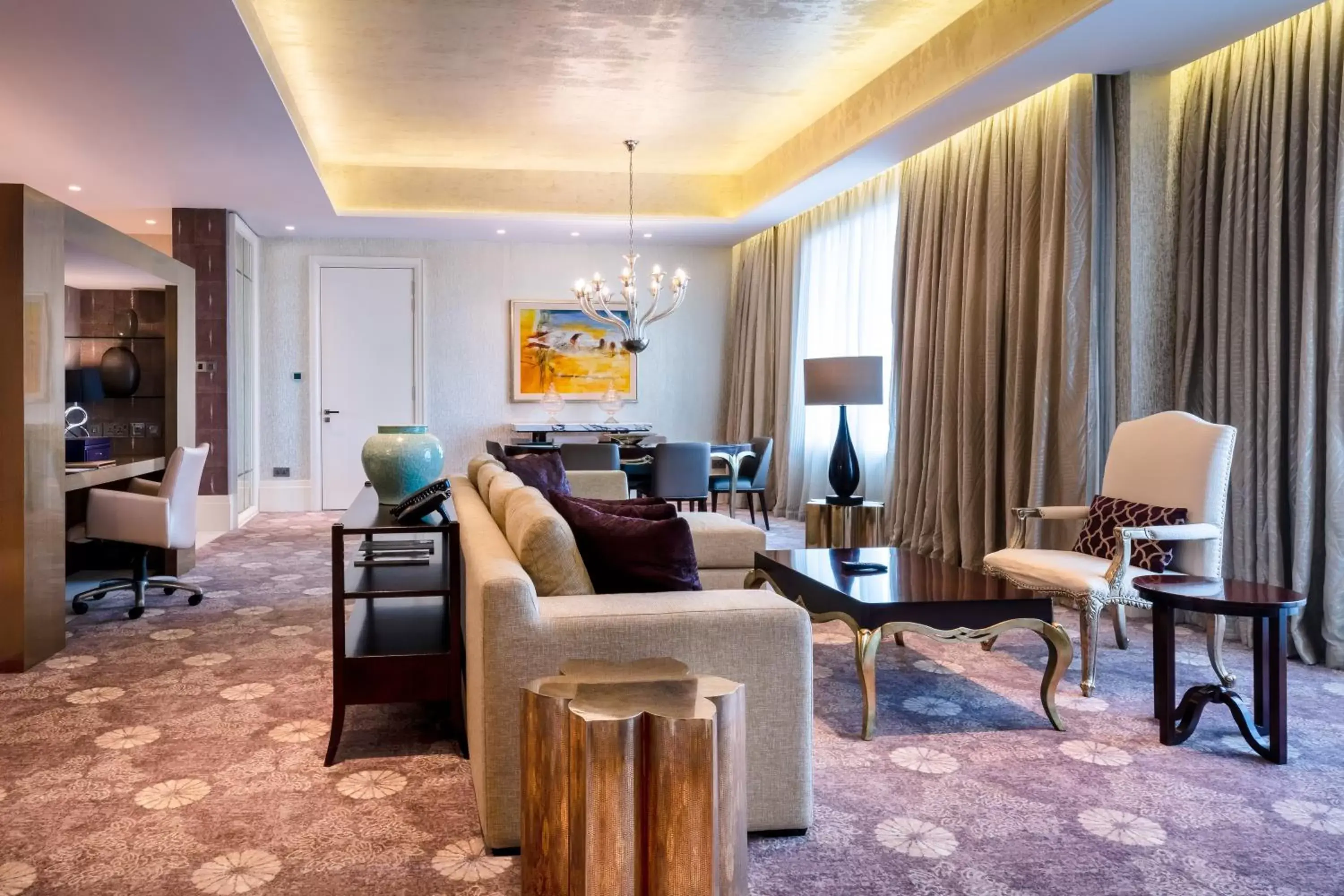 Living room, Seating Area in Resorts World Sentosa - Hotel Michael