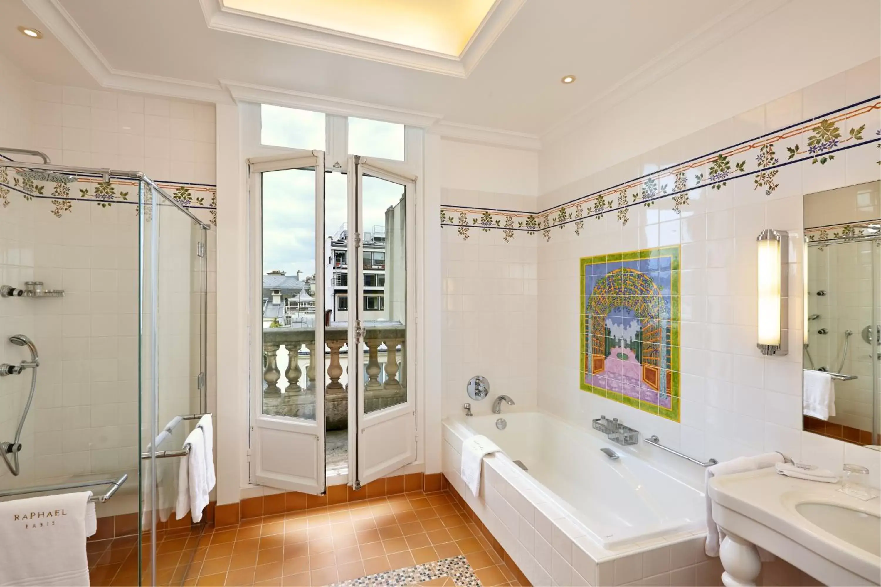 Bathroom, Seating Area in Hôtel Raphael