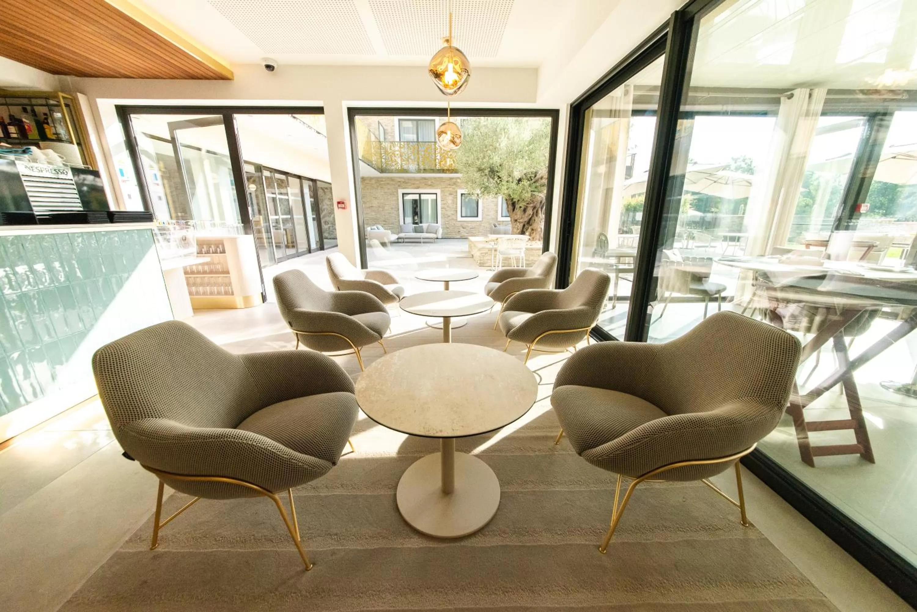 Restaurant/places to eat in Ilot du Golf BW Premier Collection