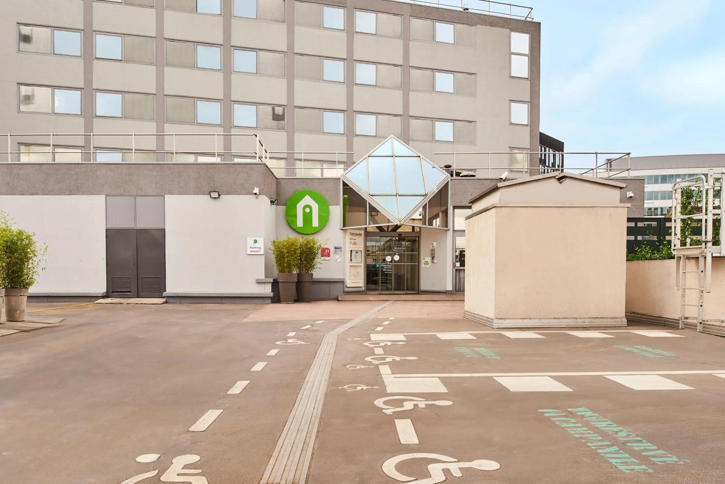 Parking in Campanile Paris Sud - Porte d'Orléans - Arcueil