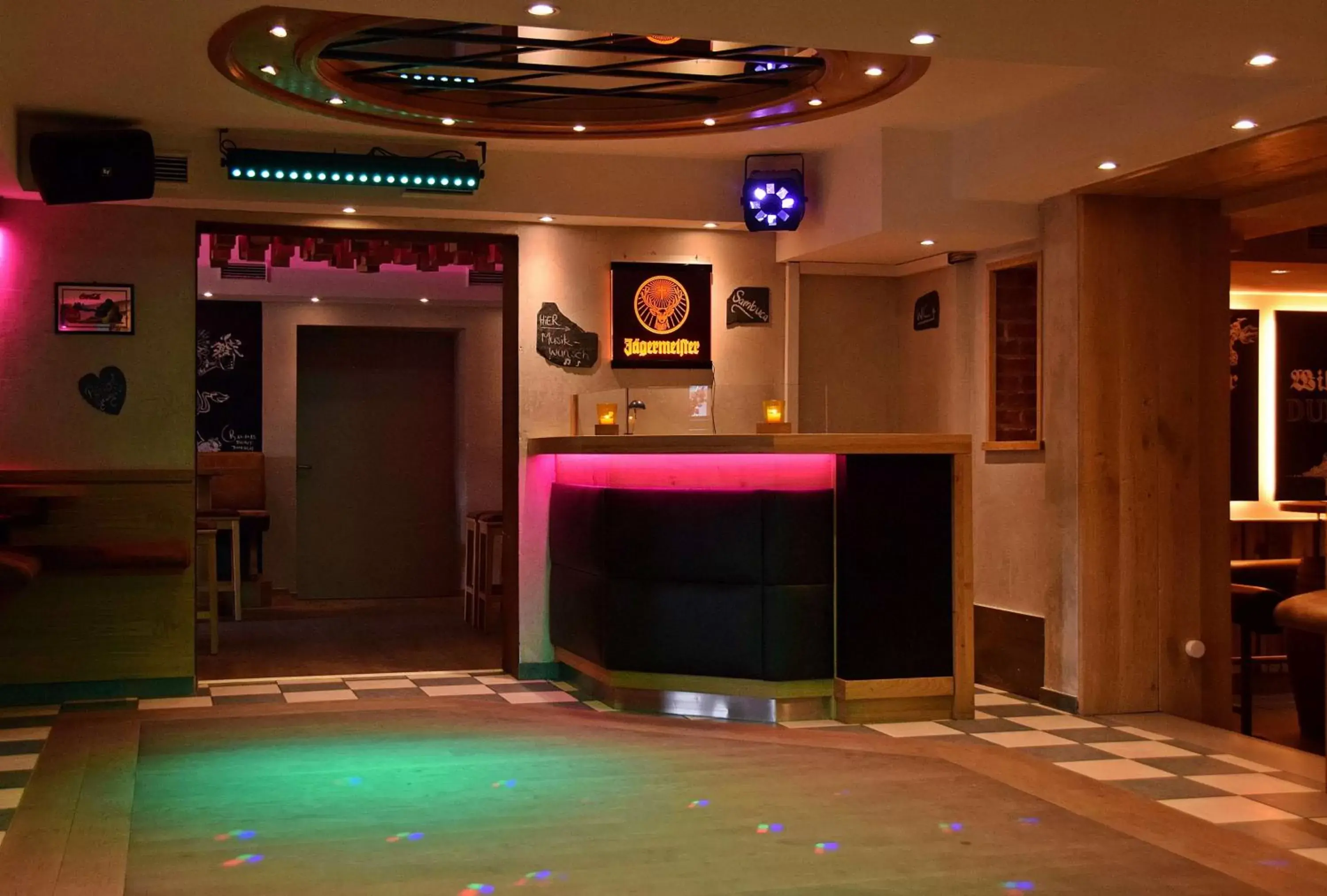 Nightclub / DJ, Lobby/Reception in Best Western Plus Hotel Willingen