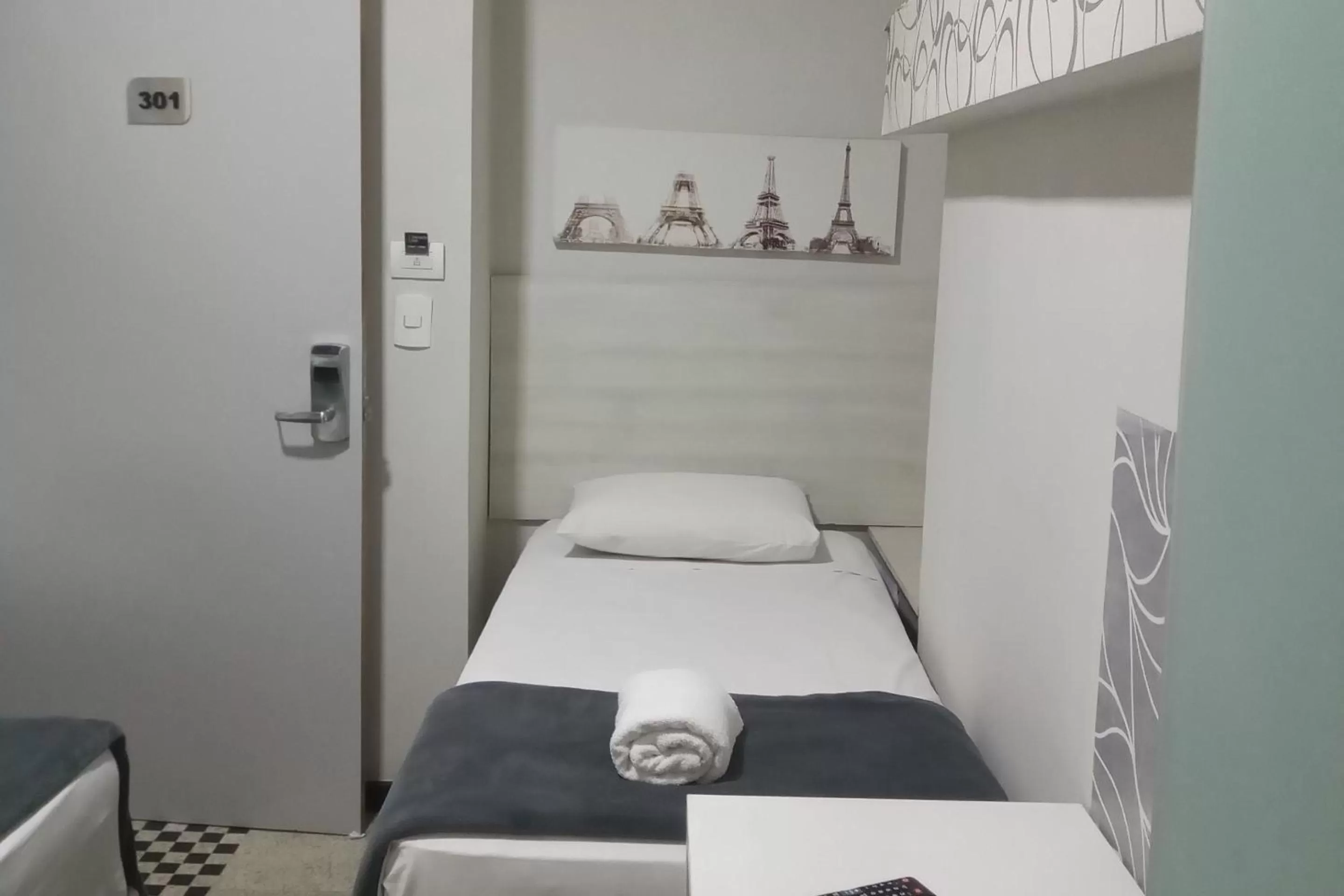 Bedroom, Bed in Compacto Hotel