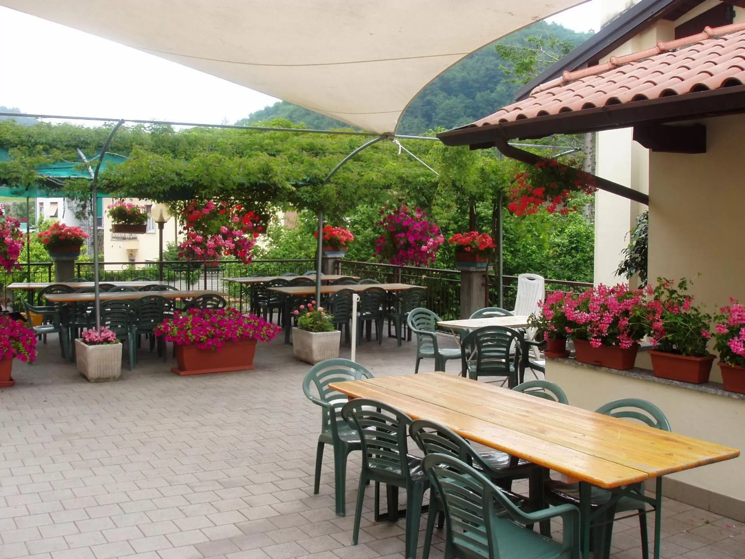 Balcony/Terrace, Restaurant/Places to Eat in Albergo Sala