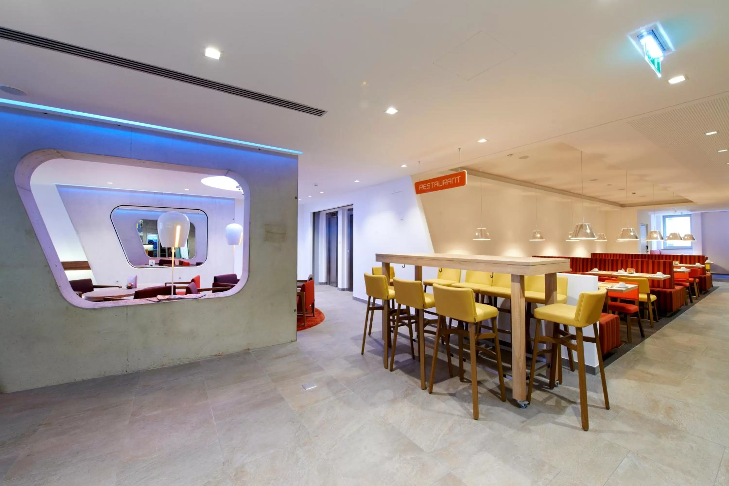 Restaurant/places to eat in Simm's Hotel - cityhotel next to Metro U3