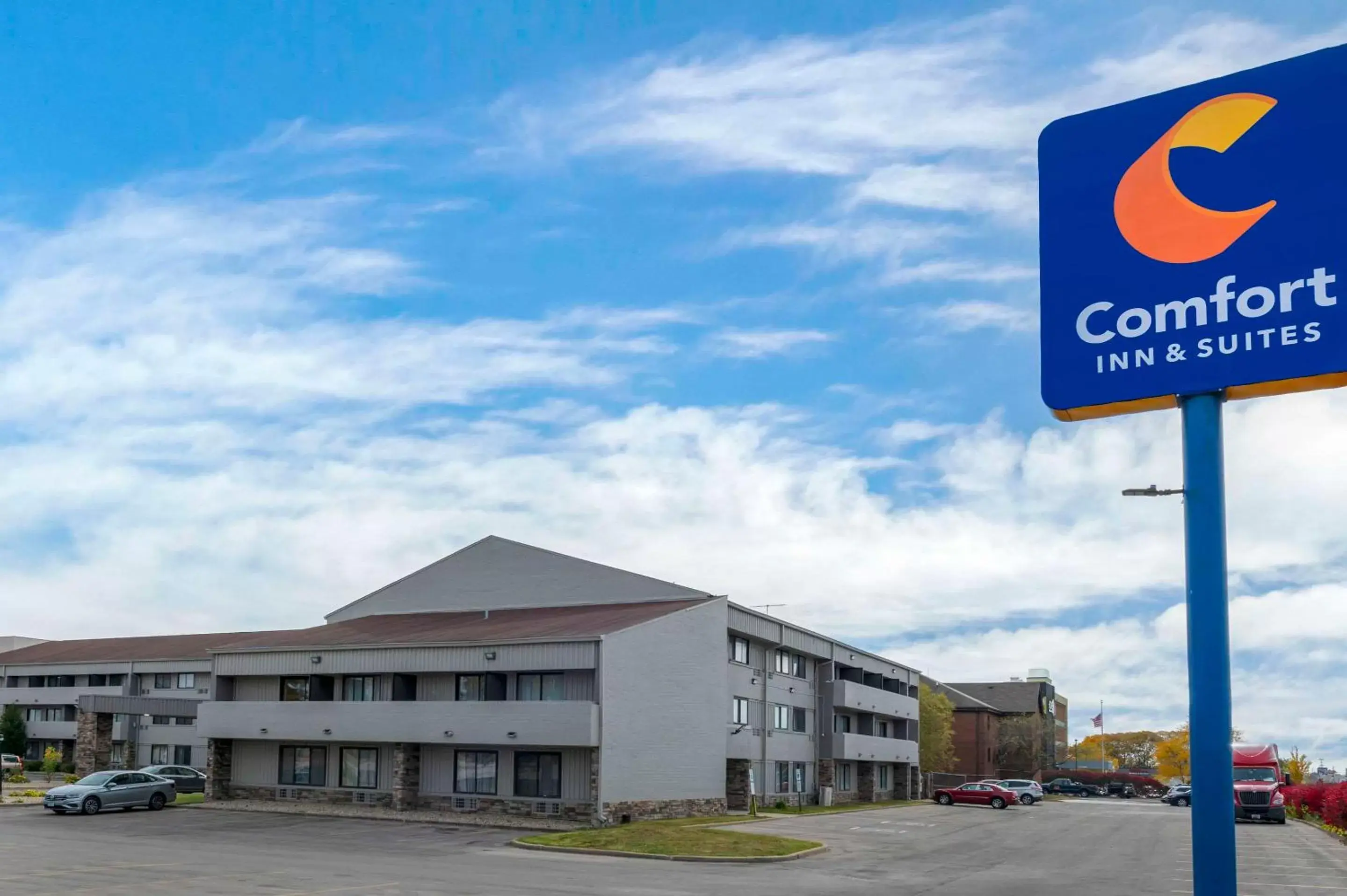 Property Building in Comfort Inn & Suites North at the Pyramids