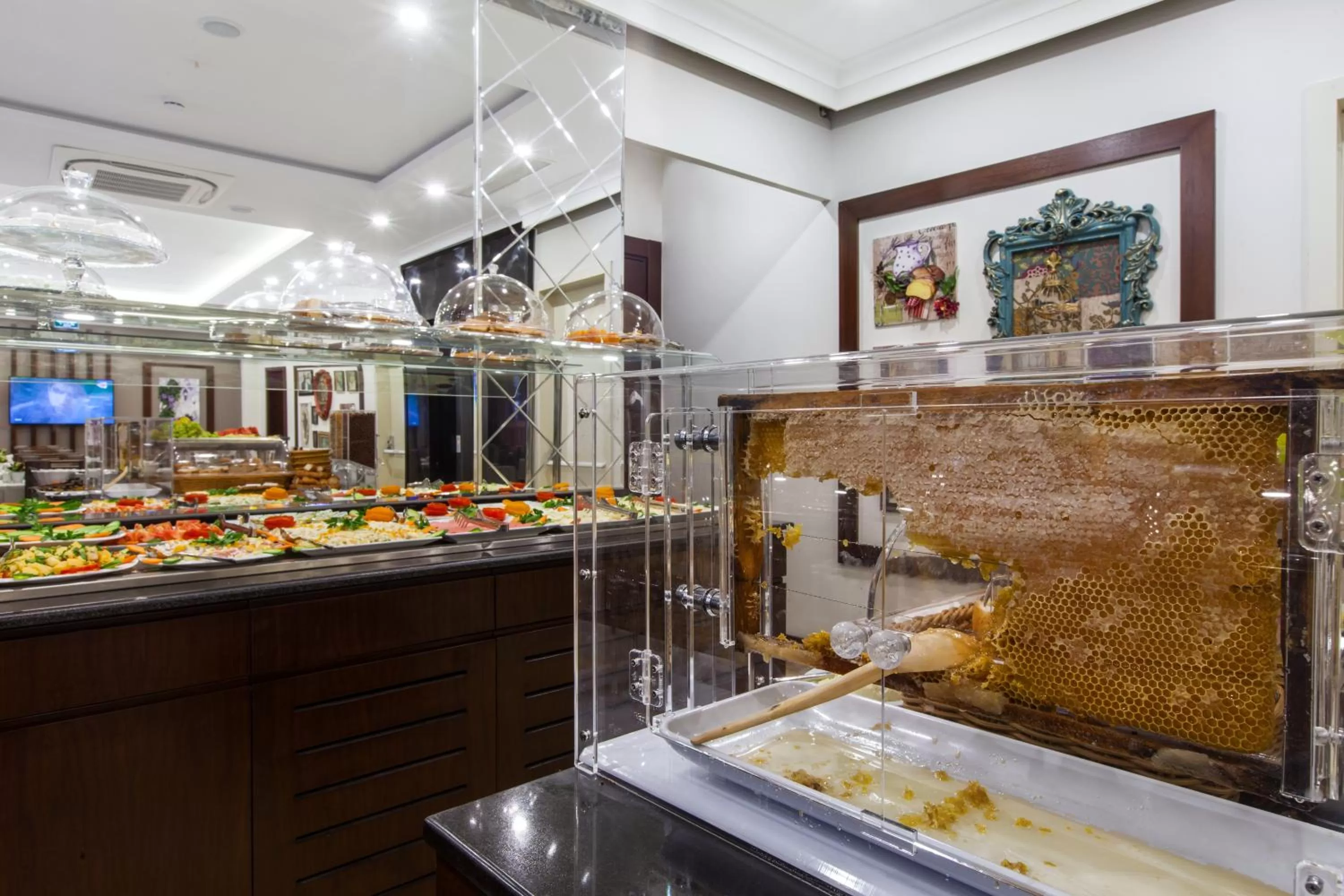 Restaurant/places to eat in Ferman Hilal Hotel-Special Category