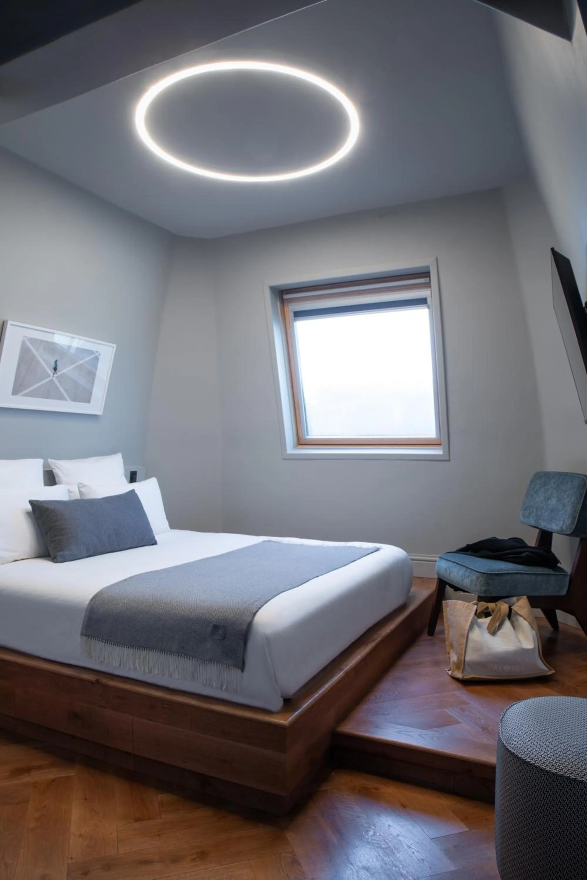 Bed in ibis Styles Paris Gare du Nord TGV