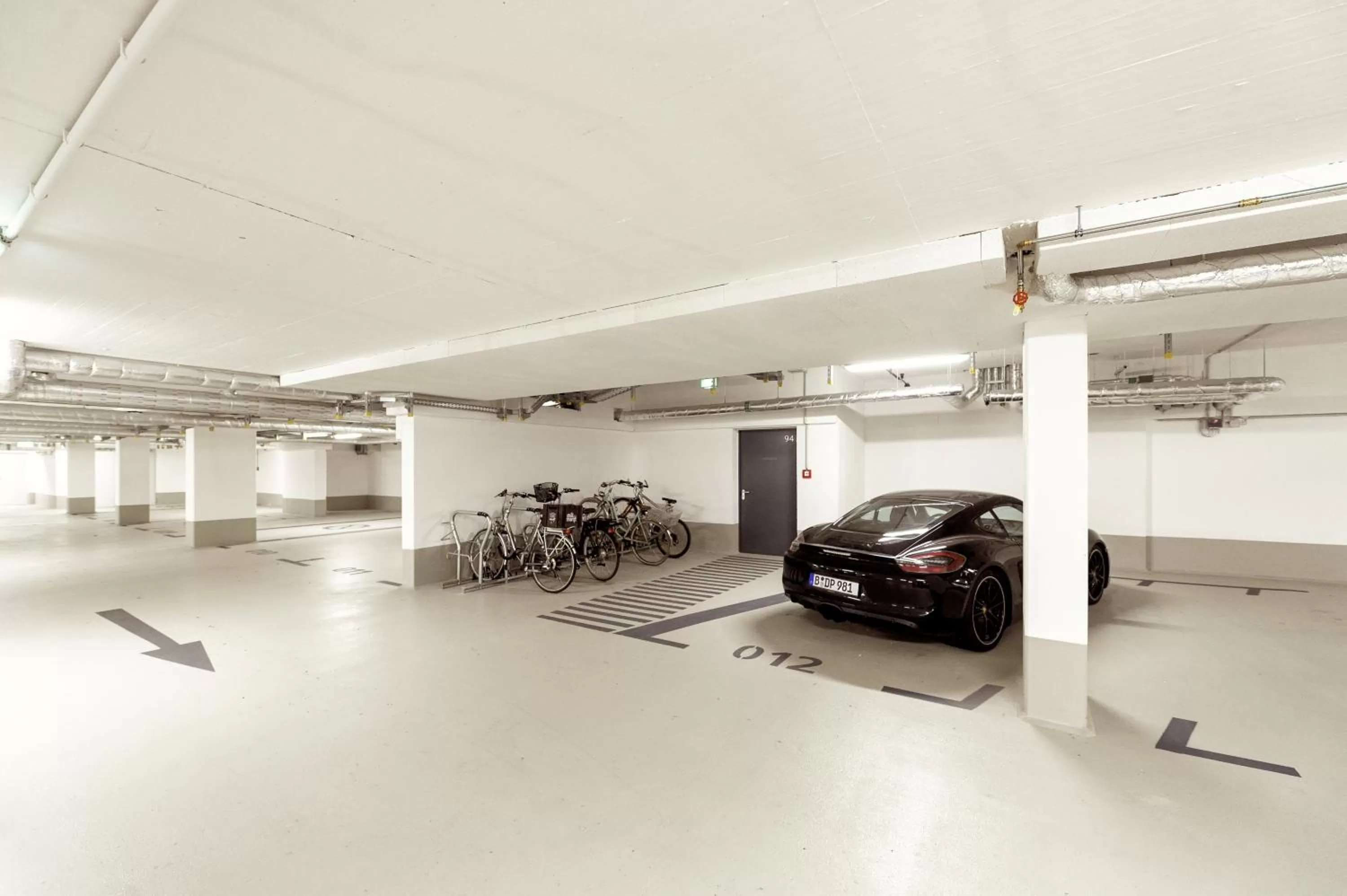 Parking in Wilde Aparthotels Berlin, Checkpoint Charlie