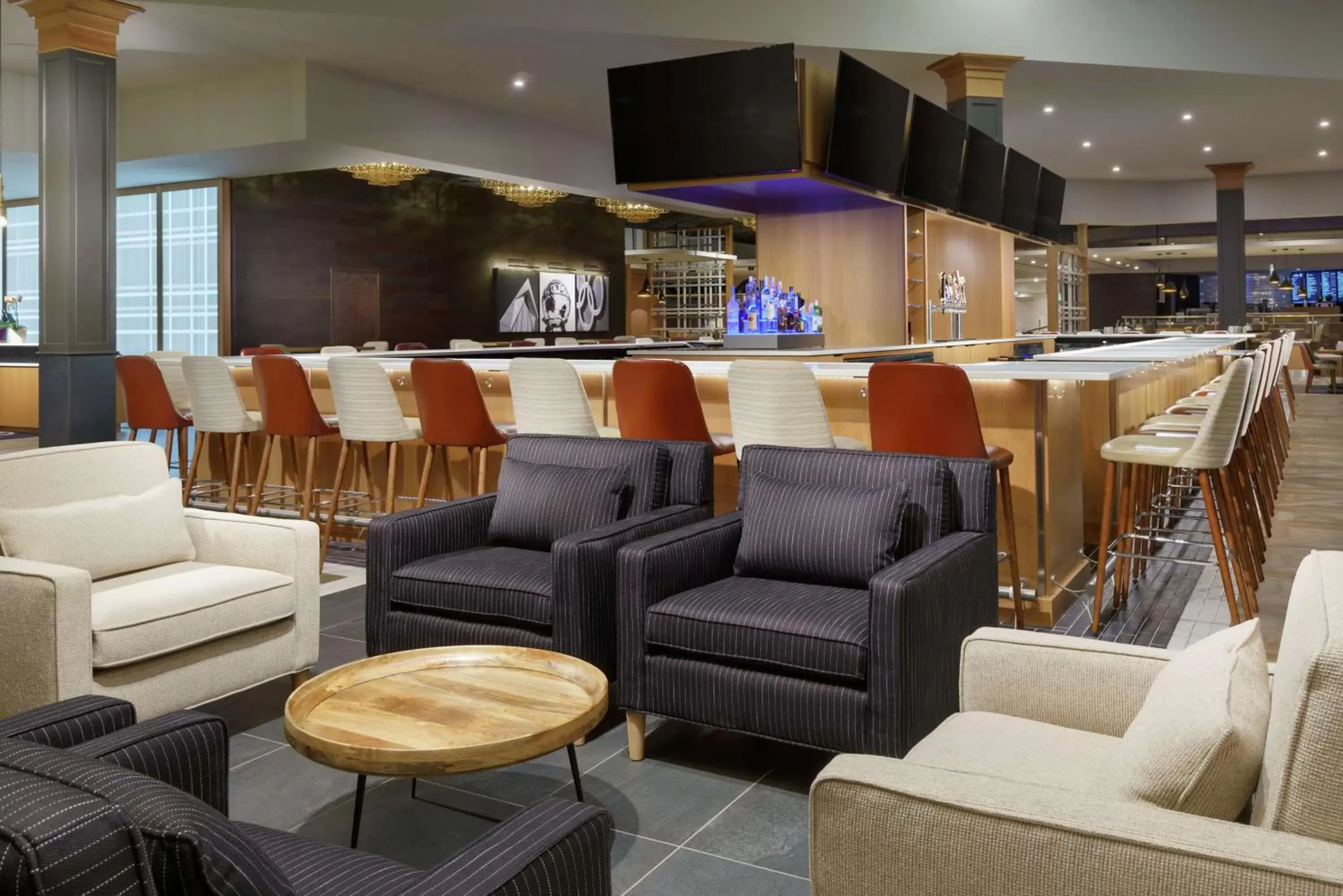 Restaurant/places to eat, Lounge/Bar in DoubleTree by Hilton Colorado Springs