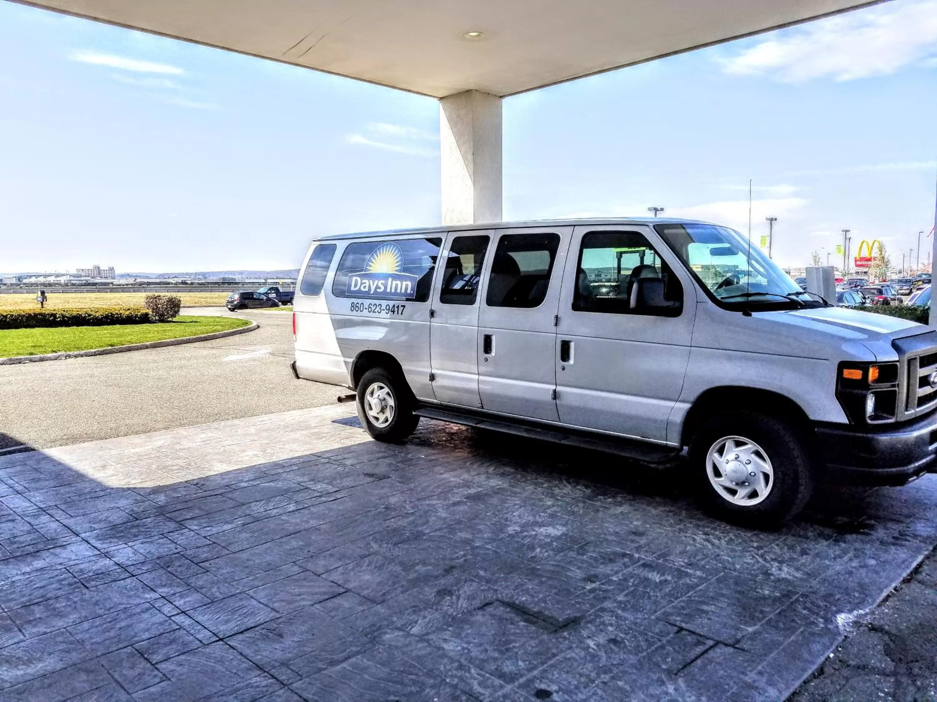 Day in Days Inn by Wyndham Windsor Locks / Bradley Intl Airport