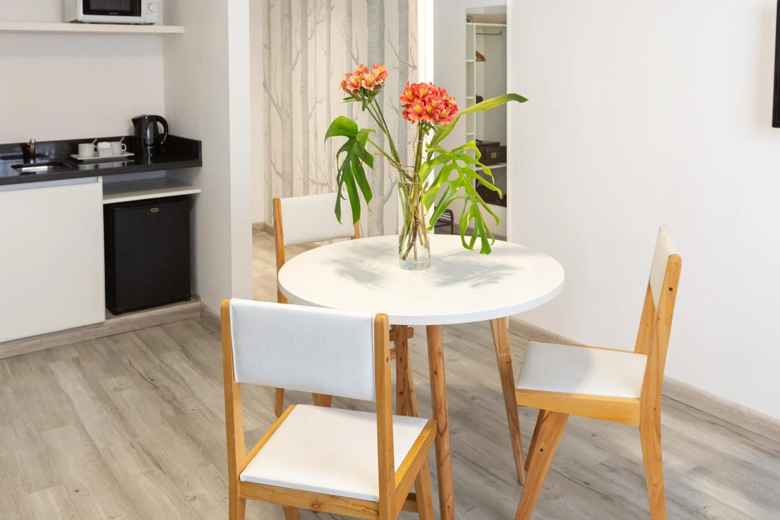 Dining area in Deco Collection