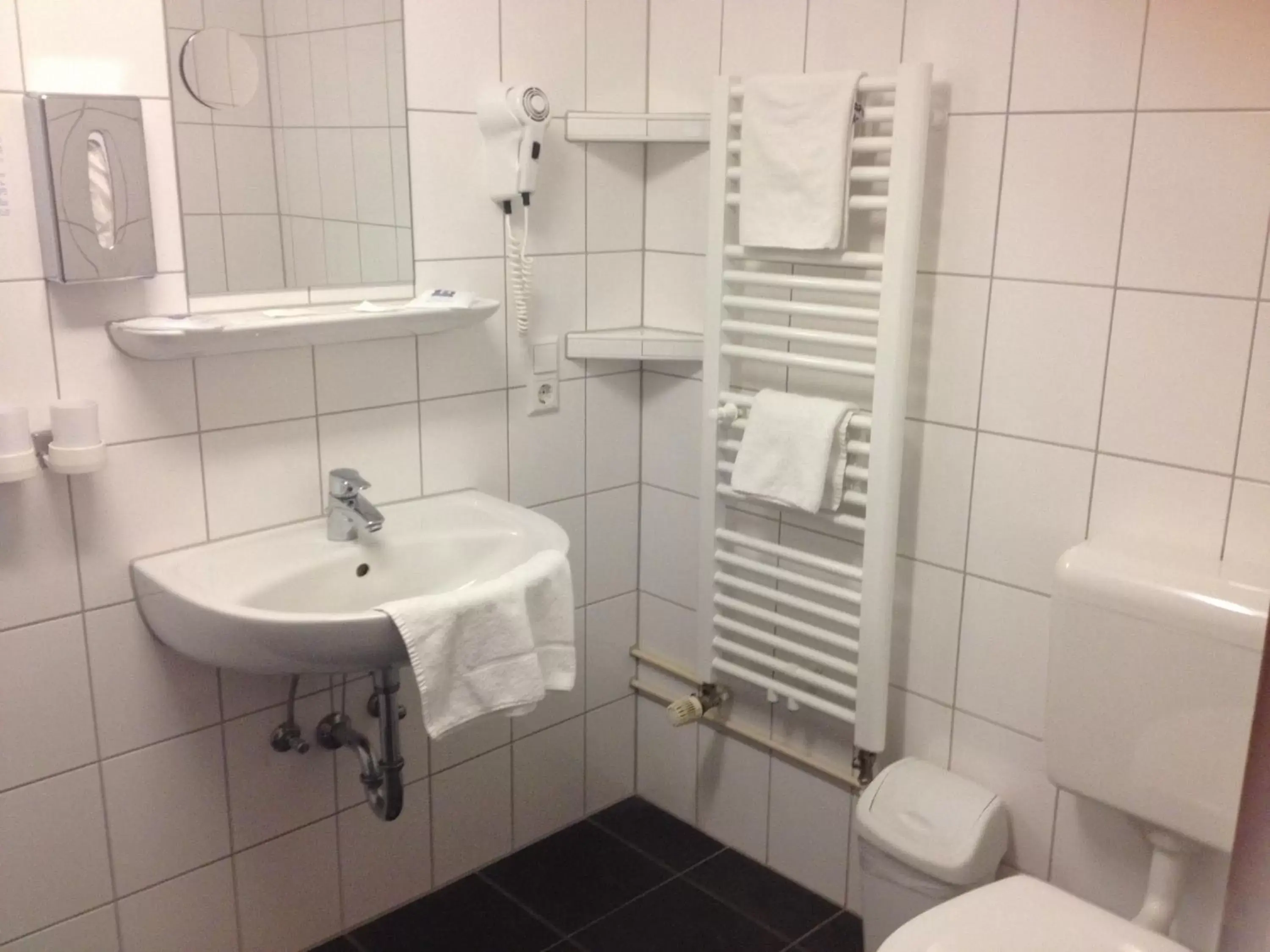 Photo of the whole room, Bathroom in Hotel Rheinlust