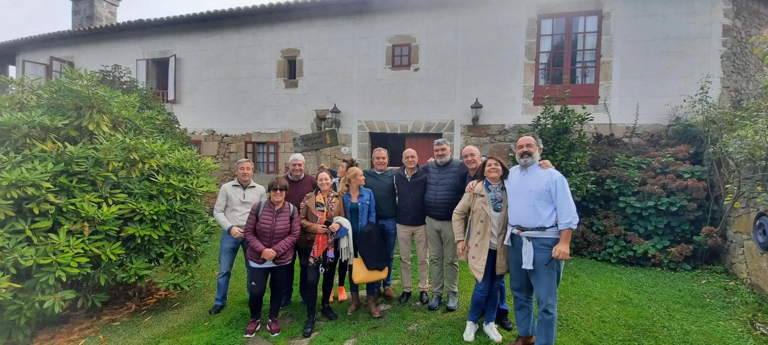 group of guests in Rectoral de Anllo