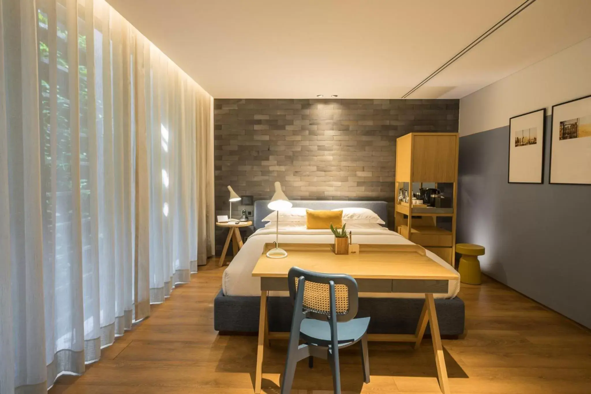 Bed, Dining Area in Ad Lib Hotel Bangkok