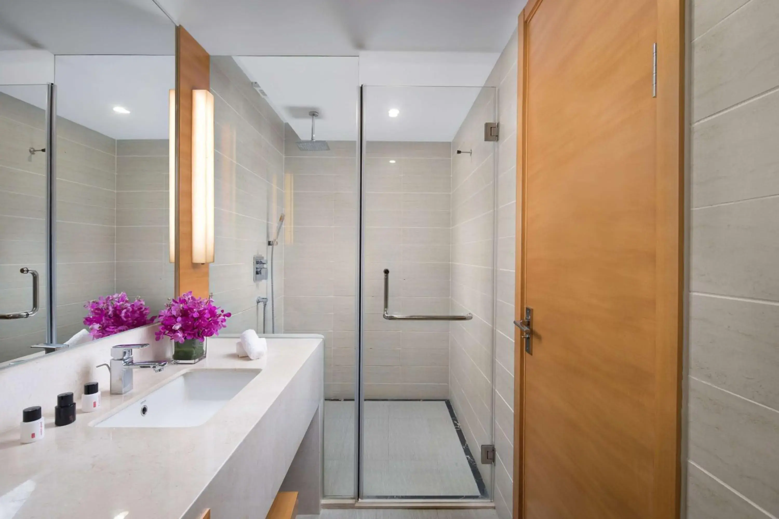 Photo of the whole room, Bathroom in Ramada by Wyndham Beijing Airport
