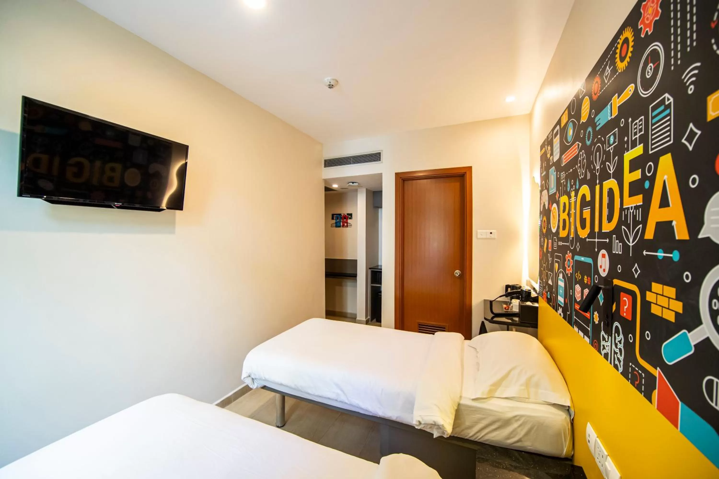 Bed in Fragrance Hotel - Oasis