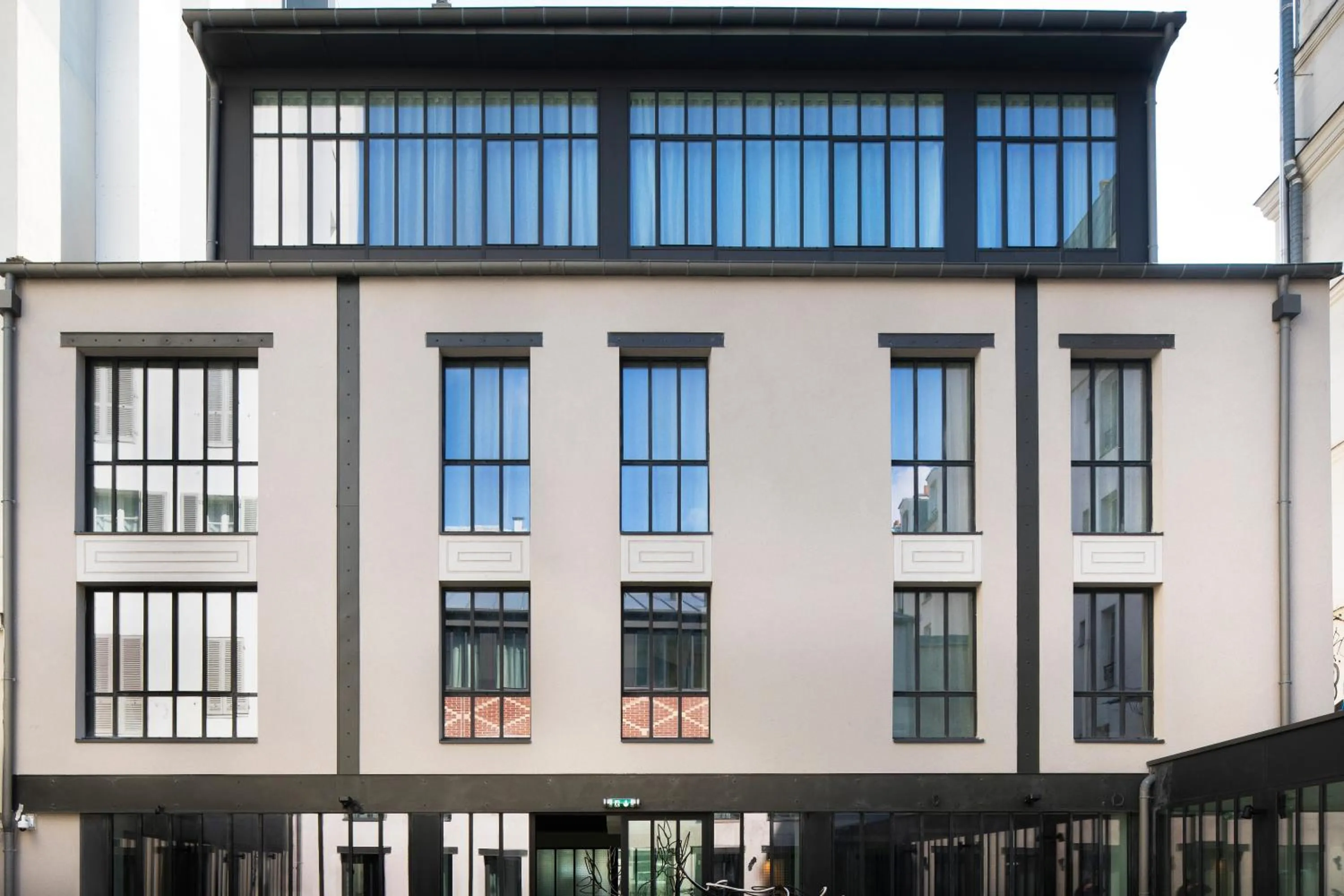 Patio in Hôtel Les Deux Girafes