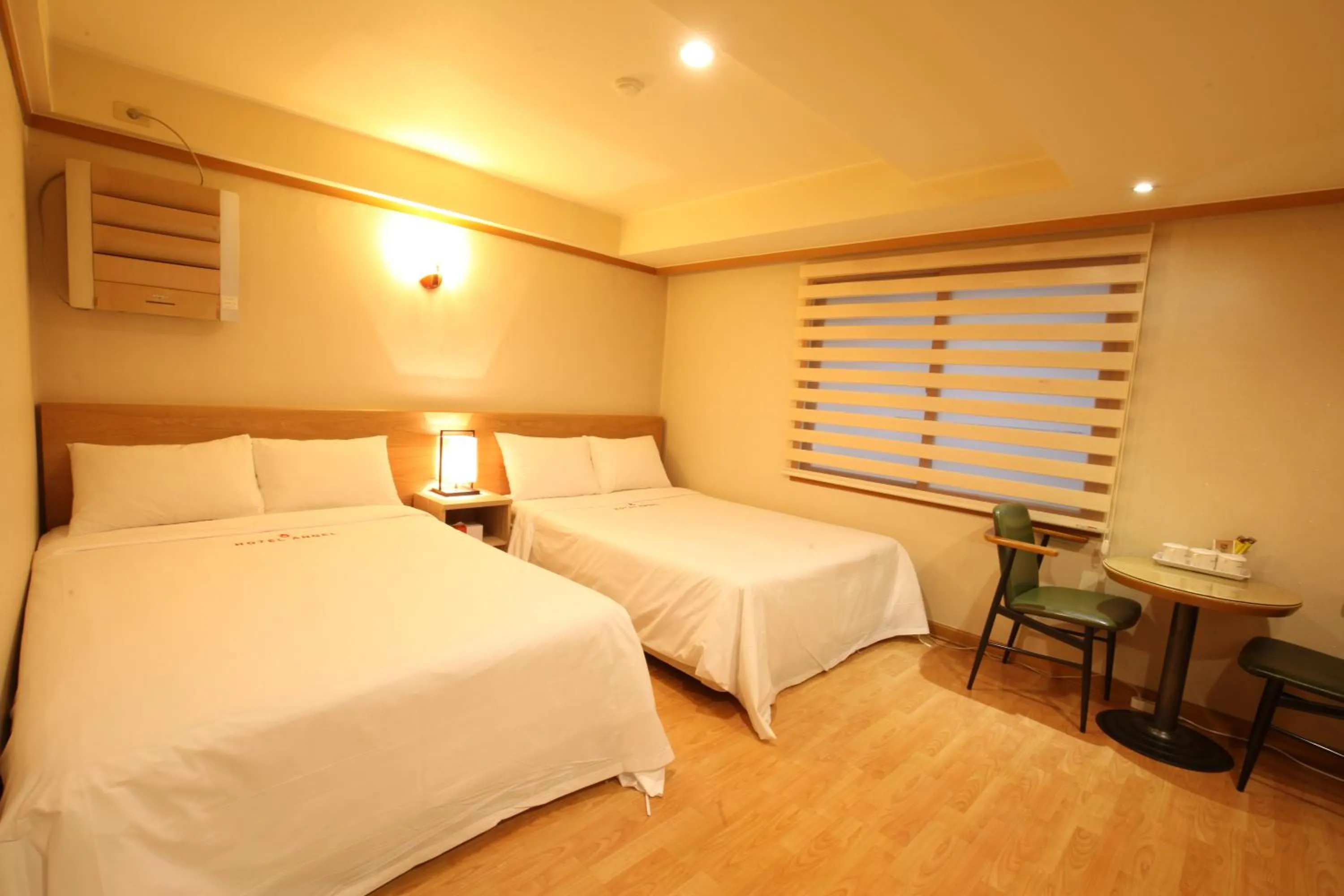 Decorative detail, Bed in Angel Hotel