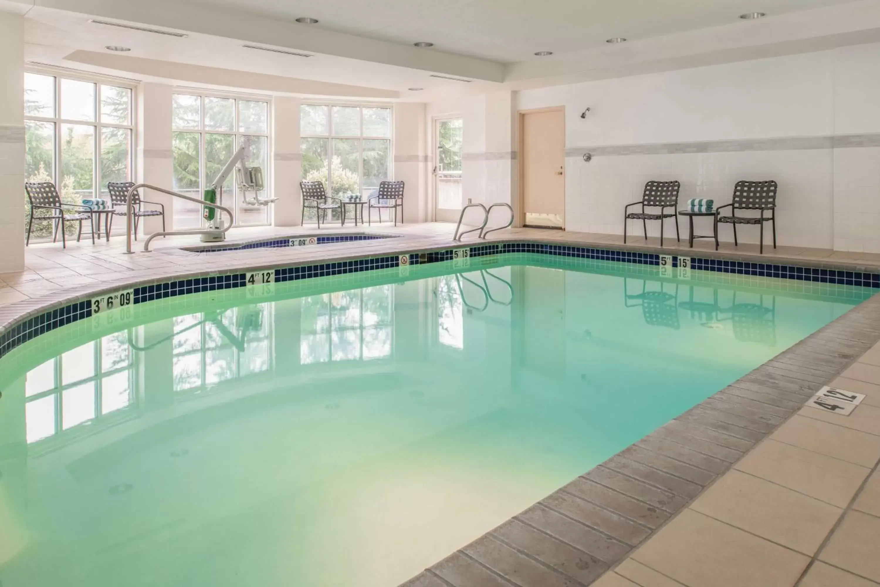 Swimming Pool in Hilton Garden Inn Portland Lake Oswego