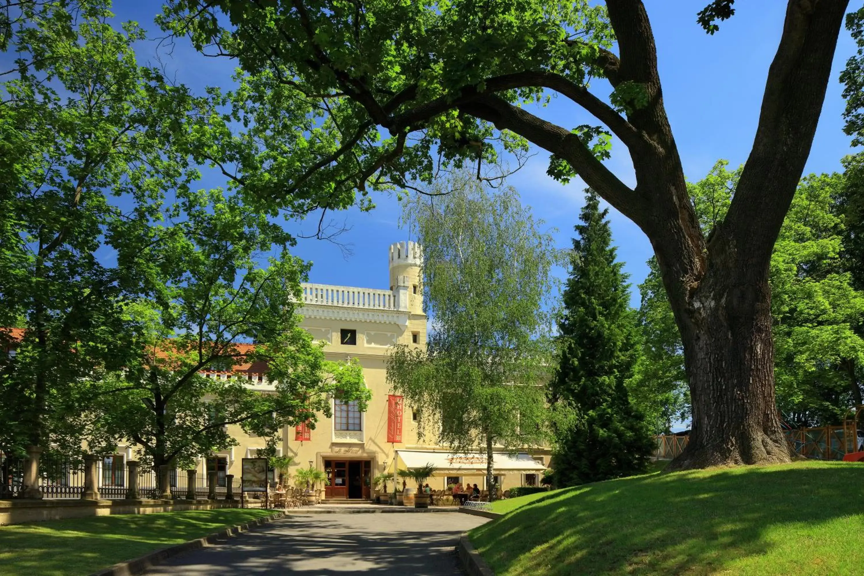 Spring, Garden in Chateau St. Havel - Wellness Hotel