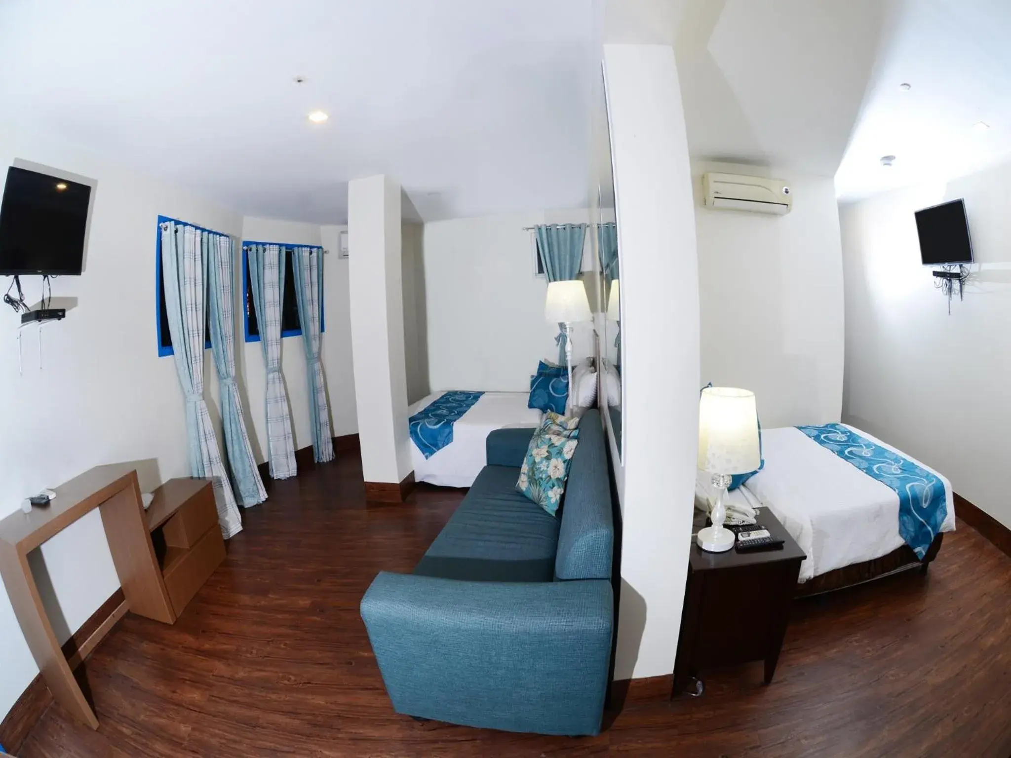 Photo of the whole room in Skyblue Hotel
