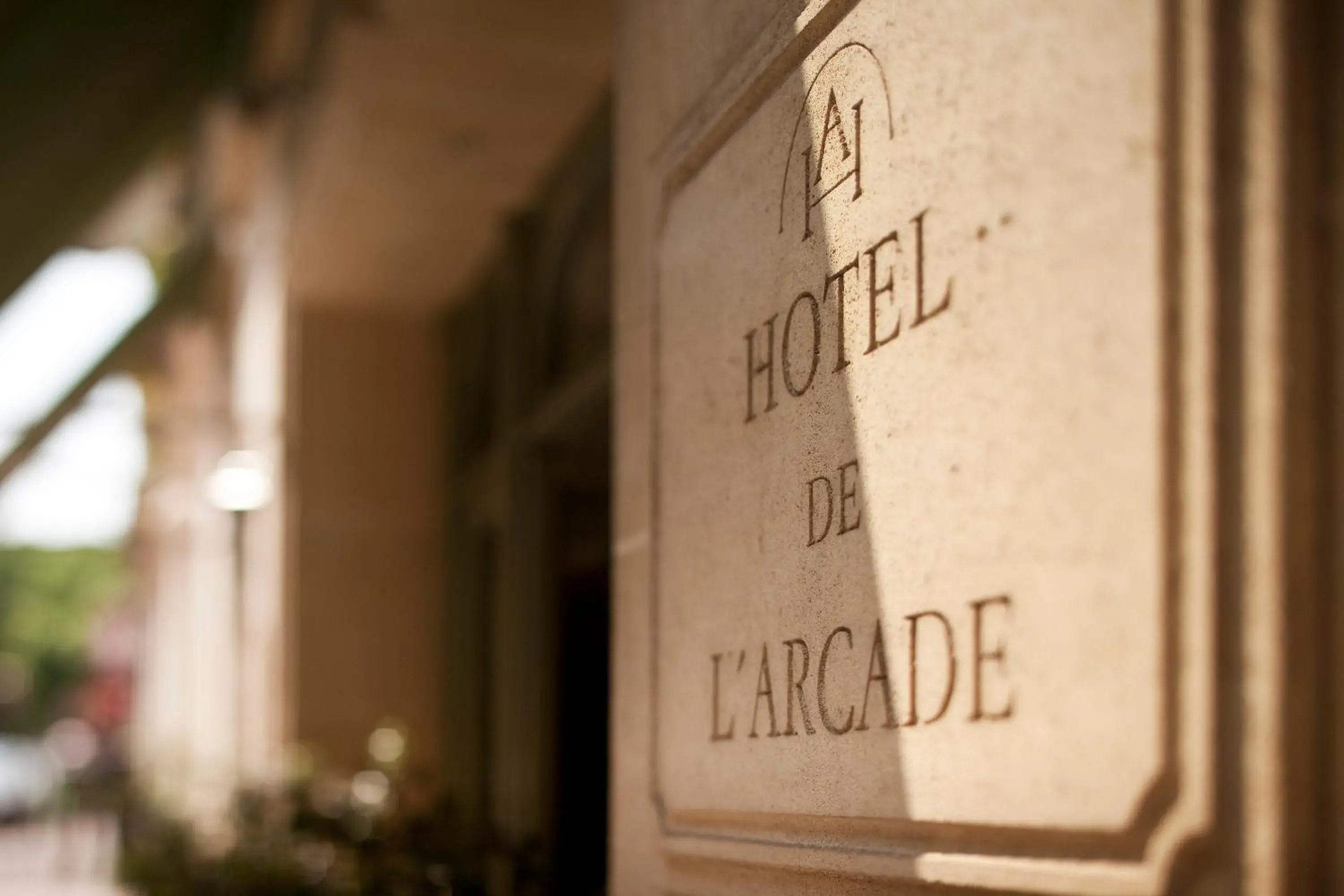 Facade/entrance in Hôtel De l'Arcade