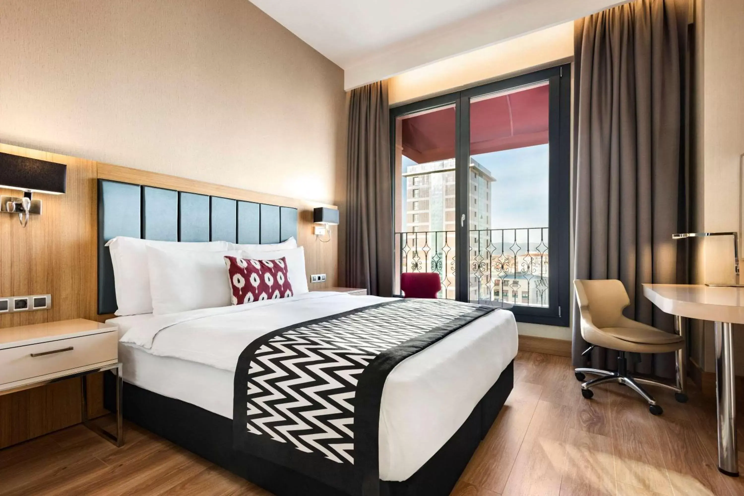 Photo of the whole room, Bed in Ramada Encore Eskişehir