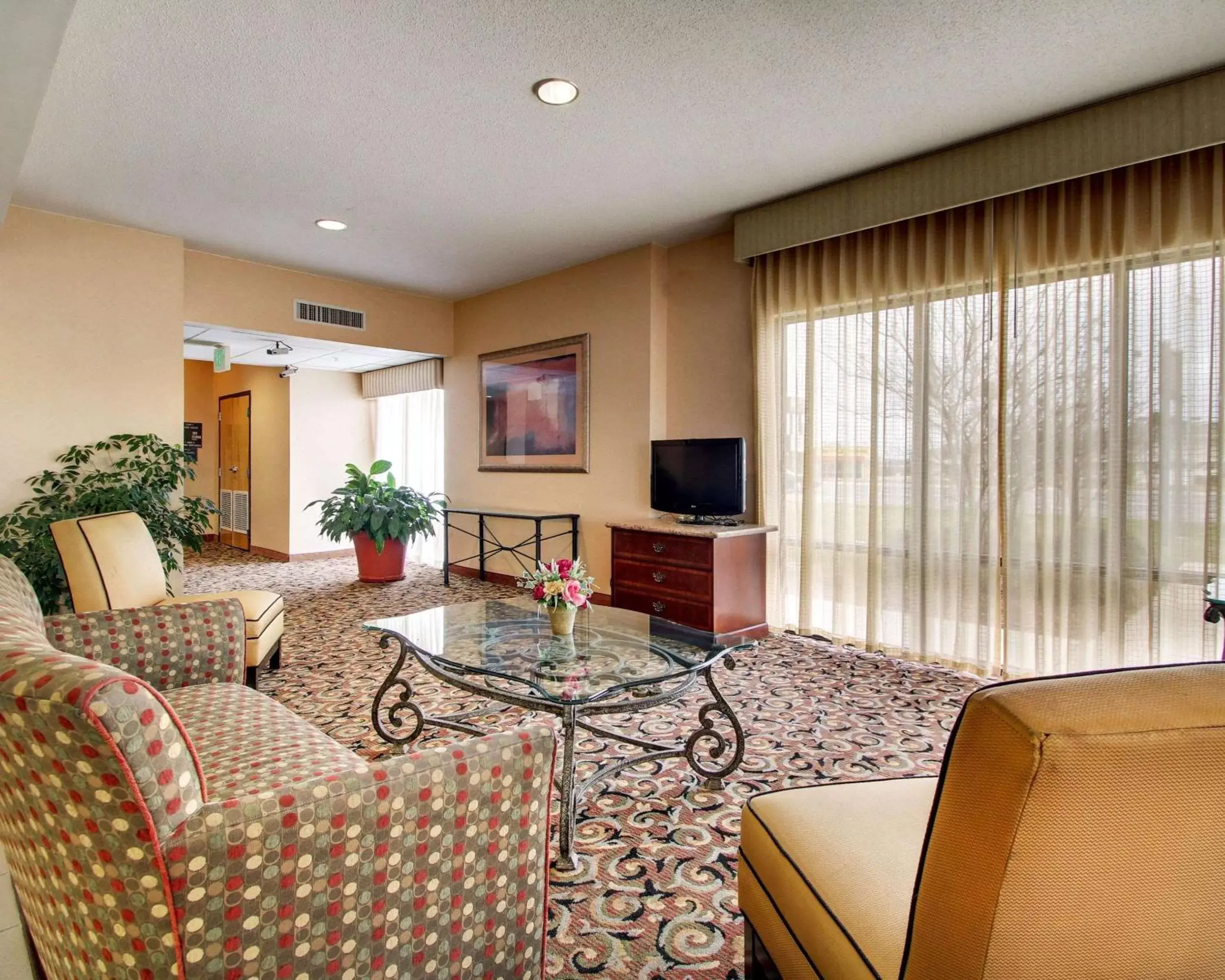 Lobby or reception, Seating Area in Quality Inn & Suites Hattiesburg