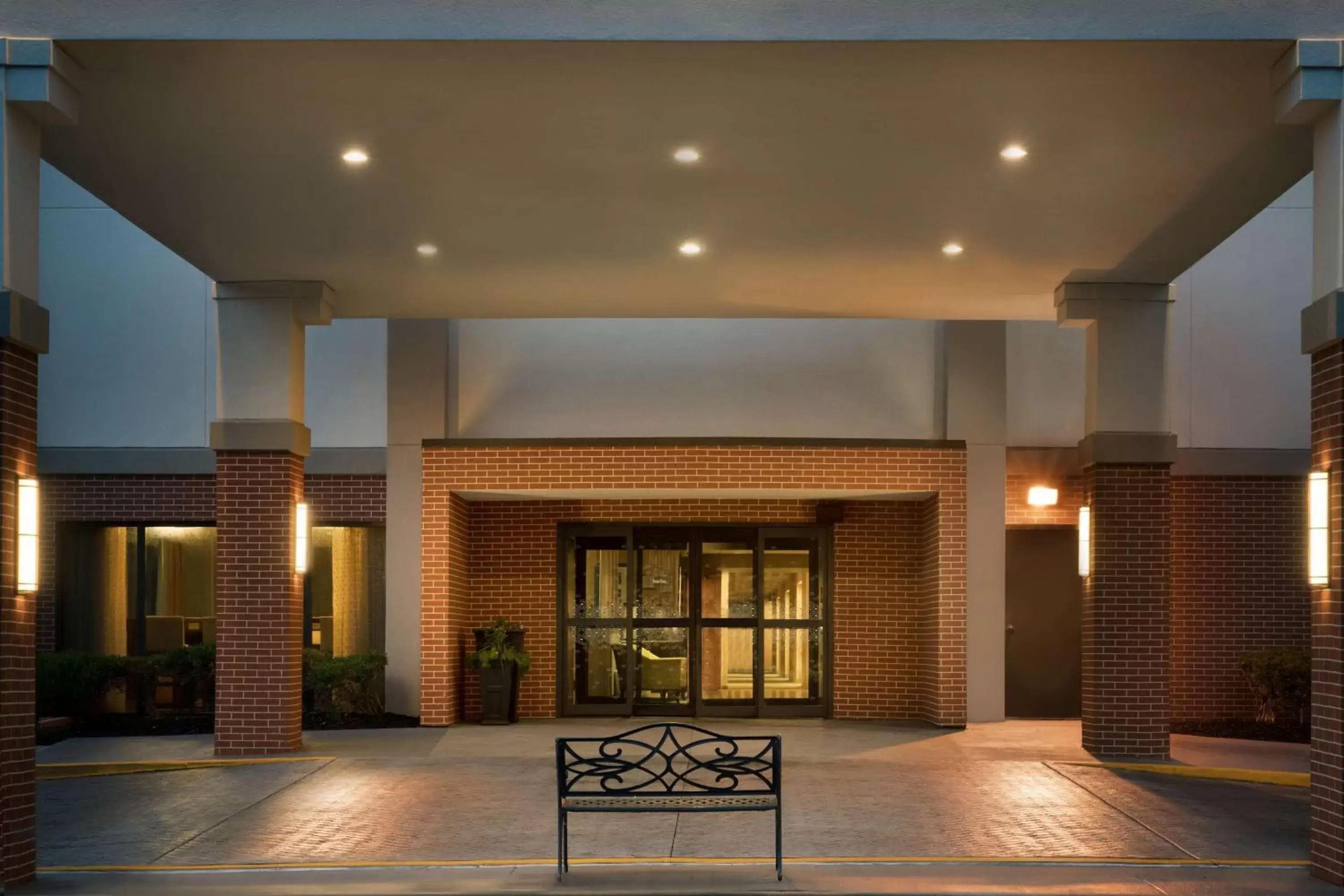 Property building in Hampton Inn Philadelphia/Mt. Laurel