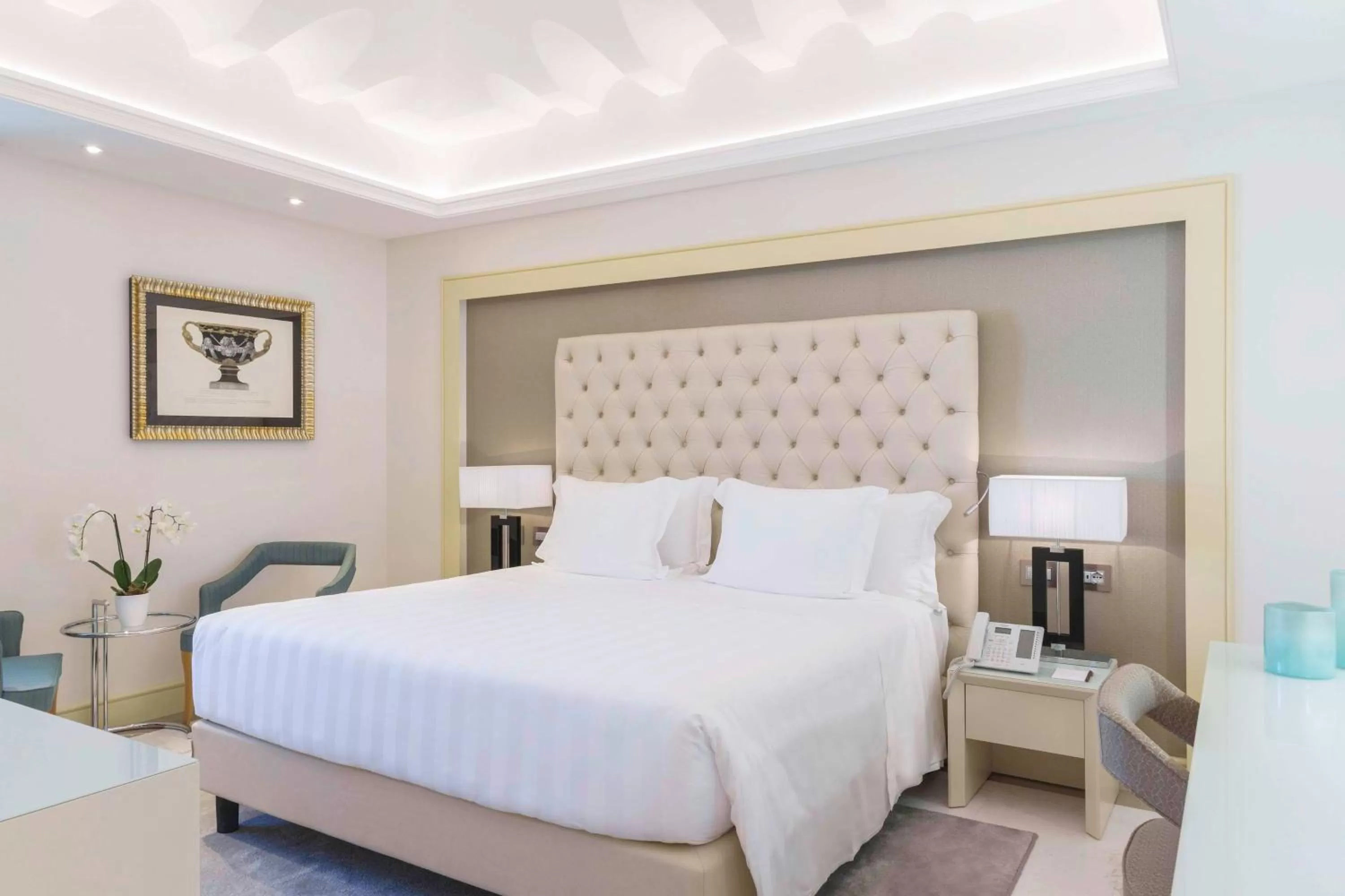 Bed in Aleph Rome Hotel, Curio Collection By Hilton