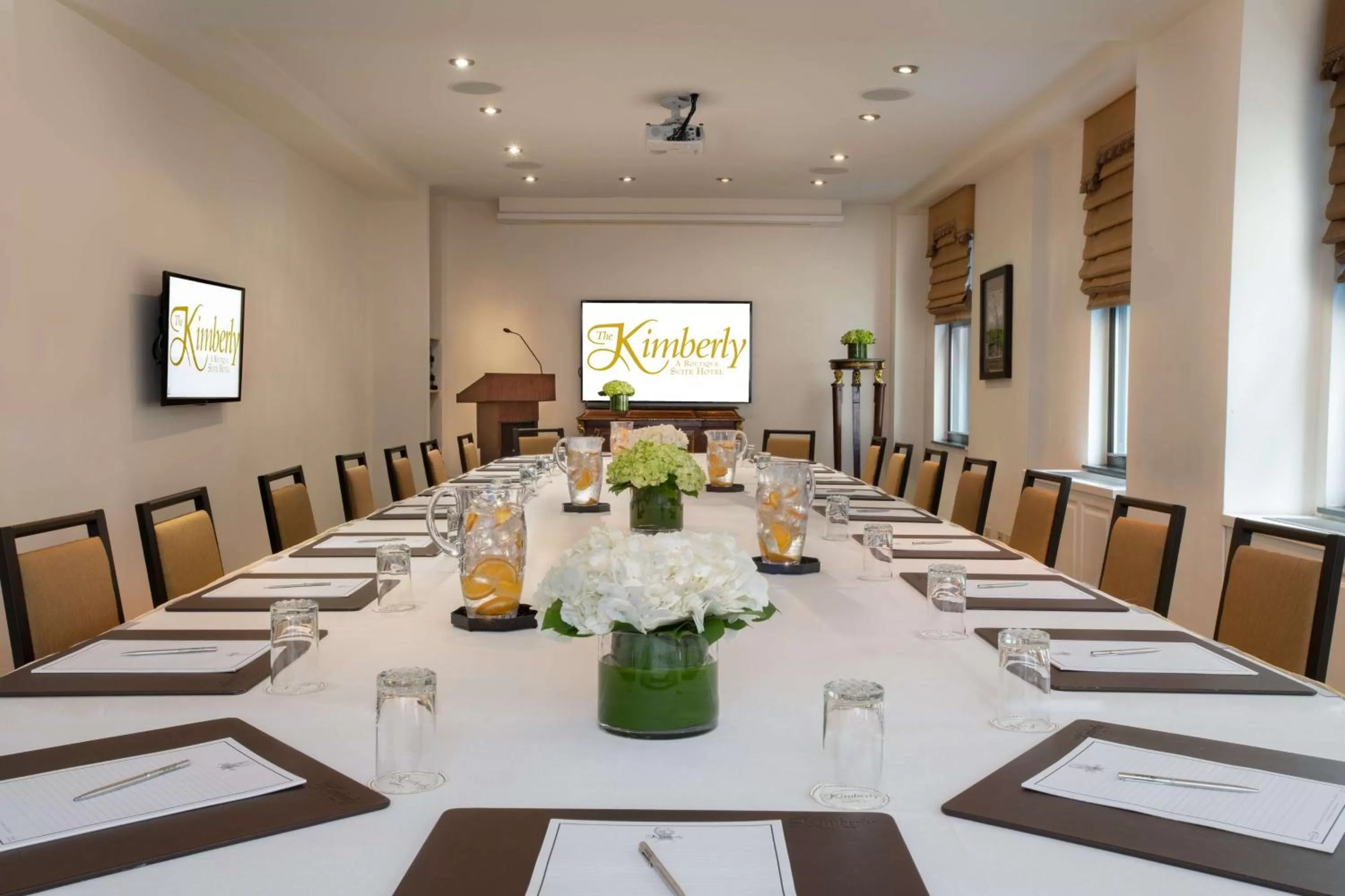 Photo of the whole room in The Kimberly Hotel