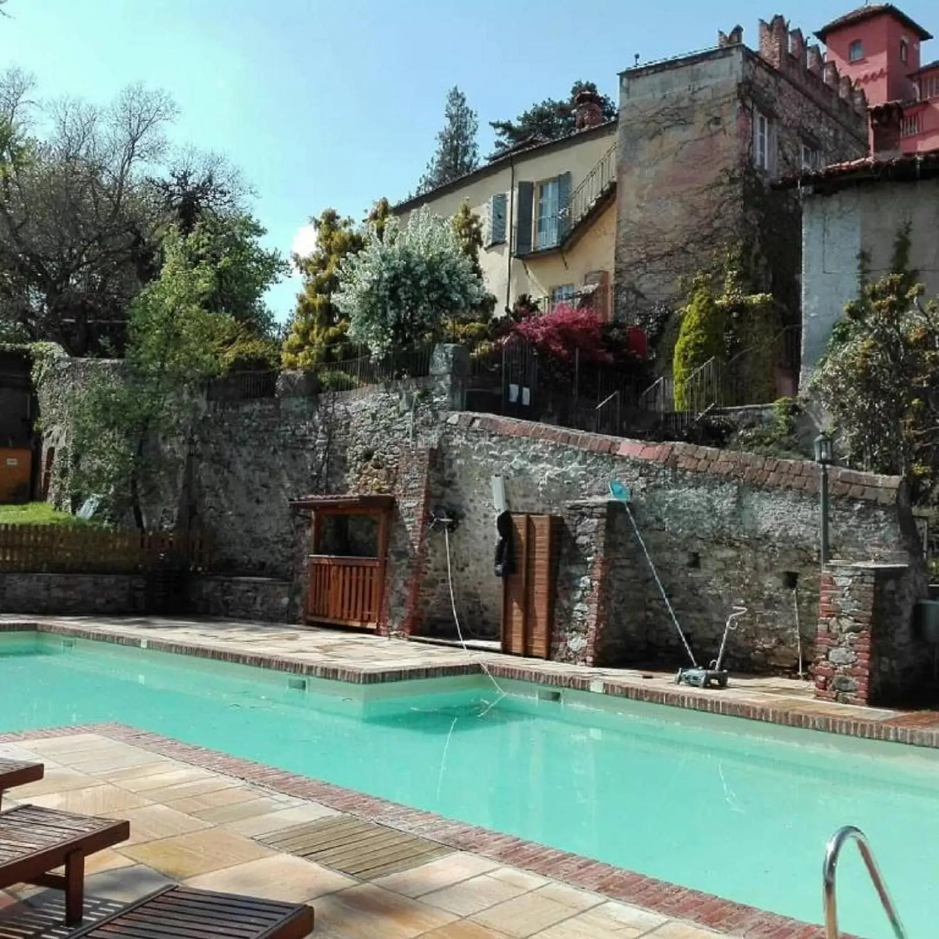 Swimming pool, Property Building in Castello Rosso