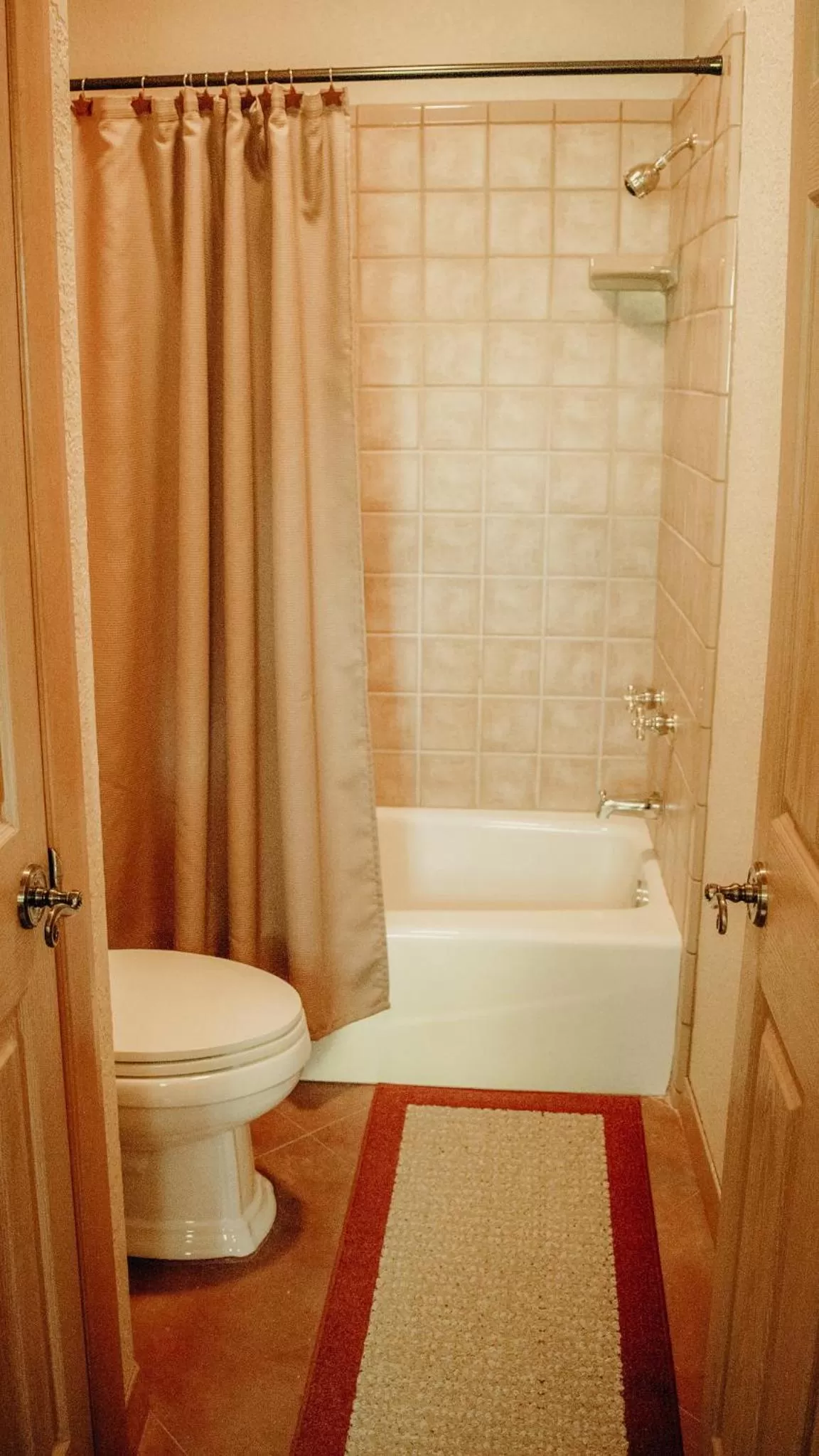 Toilet, Bathroom in Casa del Rio Bed and Breakfast