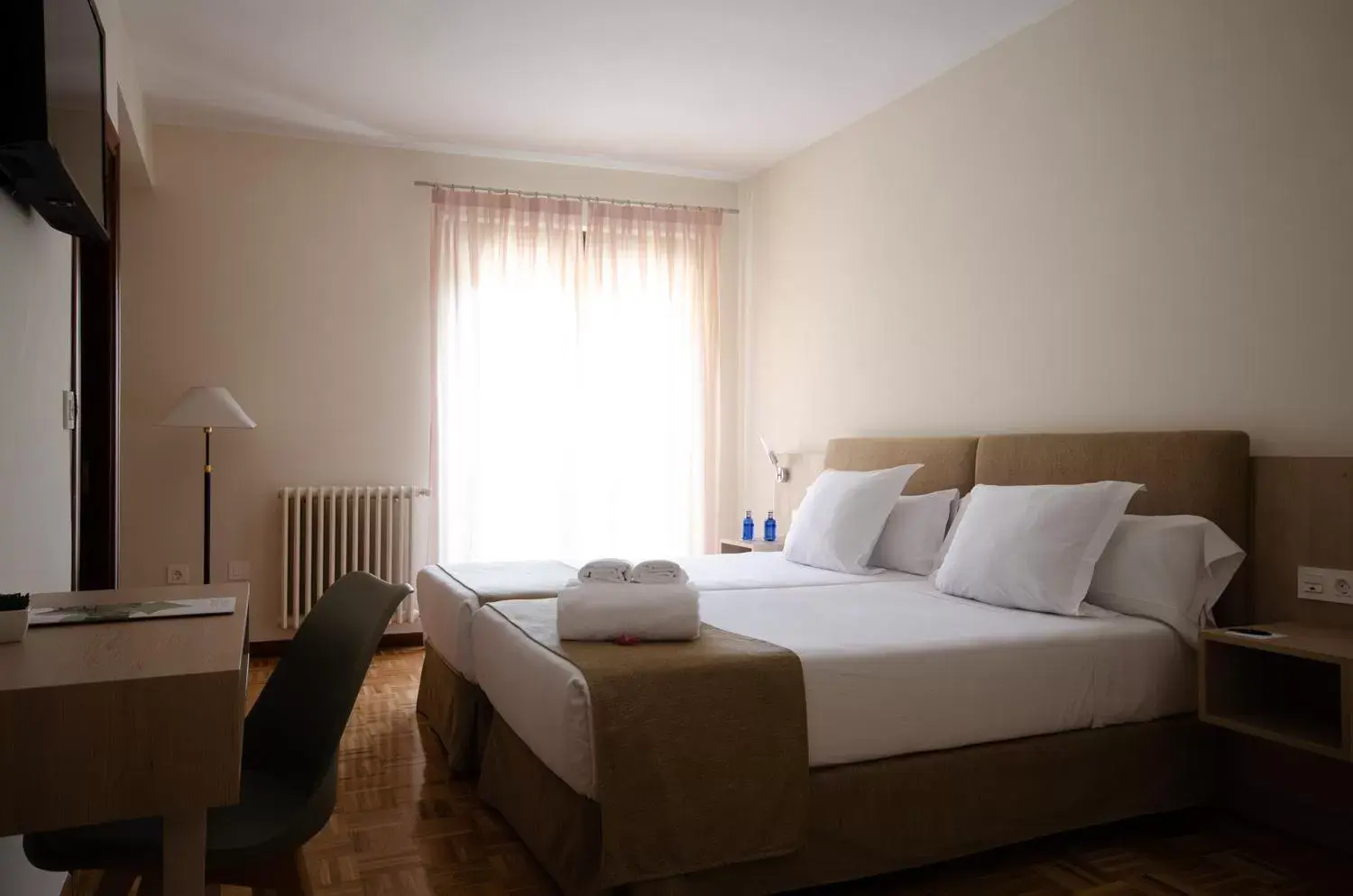 Bedroom, Bed in Hotel Puerta Ciudad Rodrigo