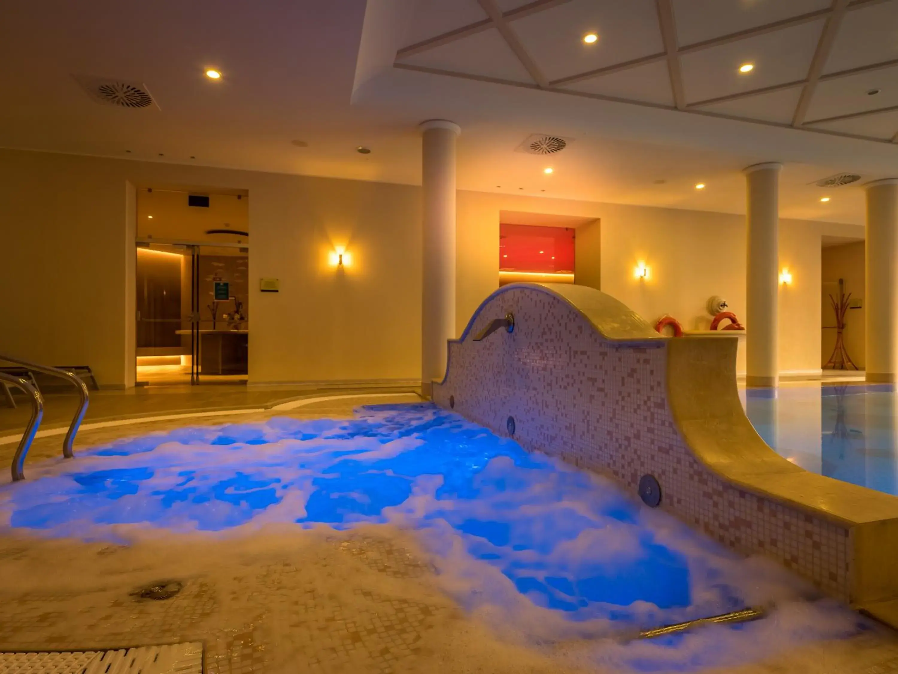 Hot Tub in Parc Hotel Germano Suites & Apartments