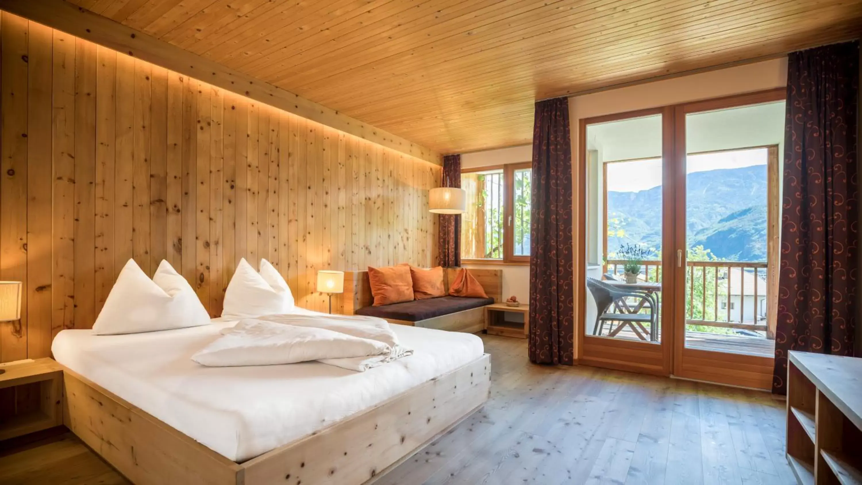 Superior Double Room with Balcony in Das Biorefugium Theiner’s Garten Superior Double Room with Balcony in Das Biorefugium Theiner’s Garten