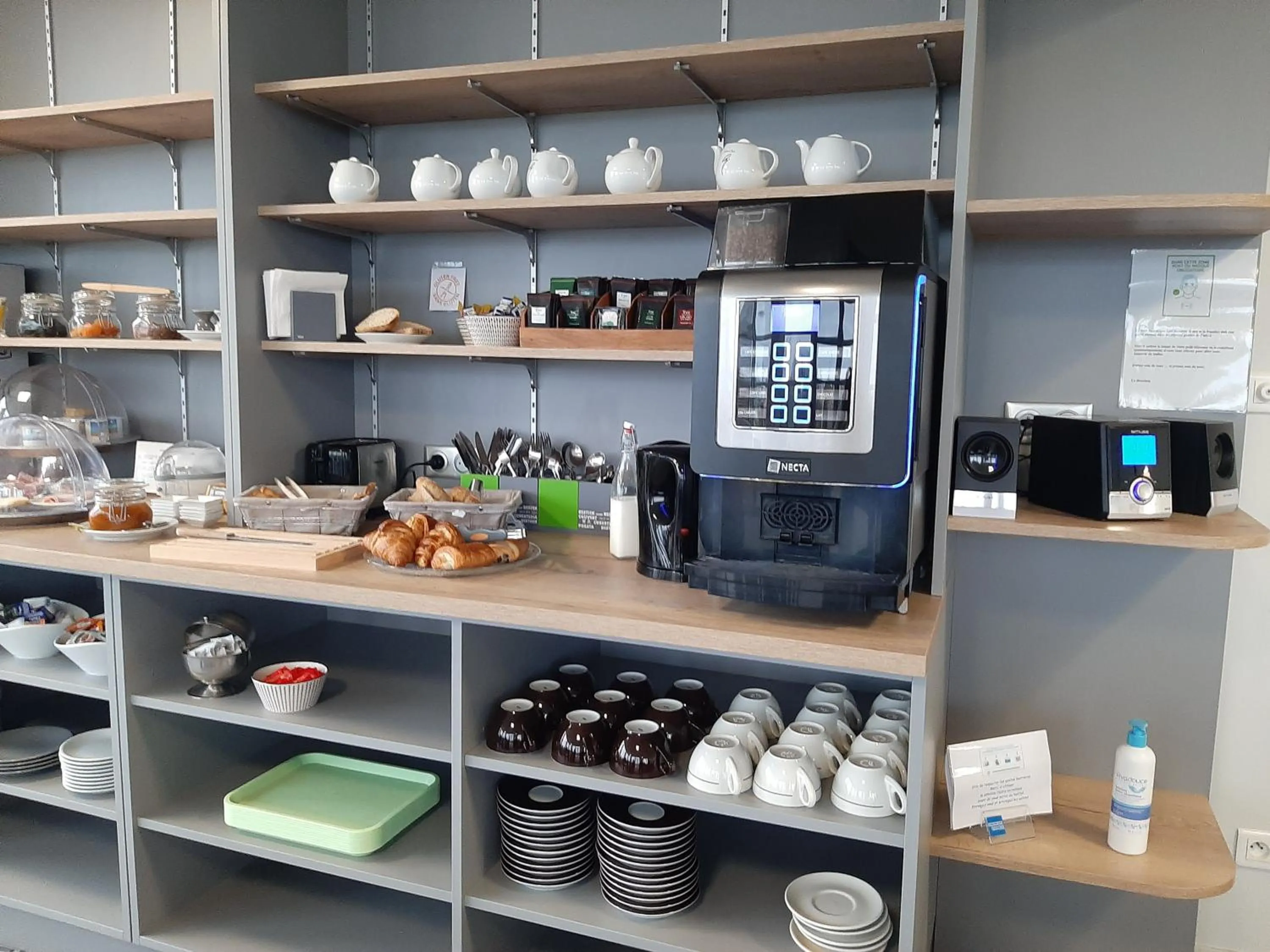 Breakfast in Cit'Hotel Talencia
