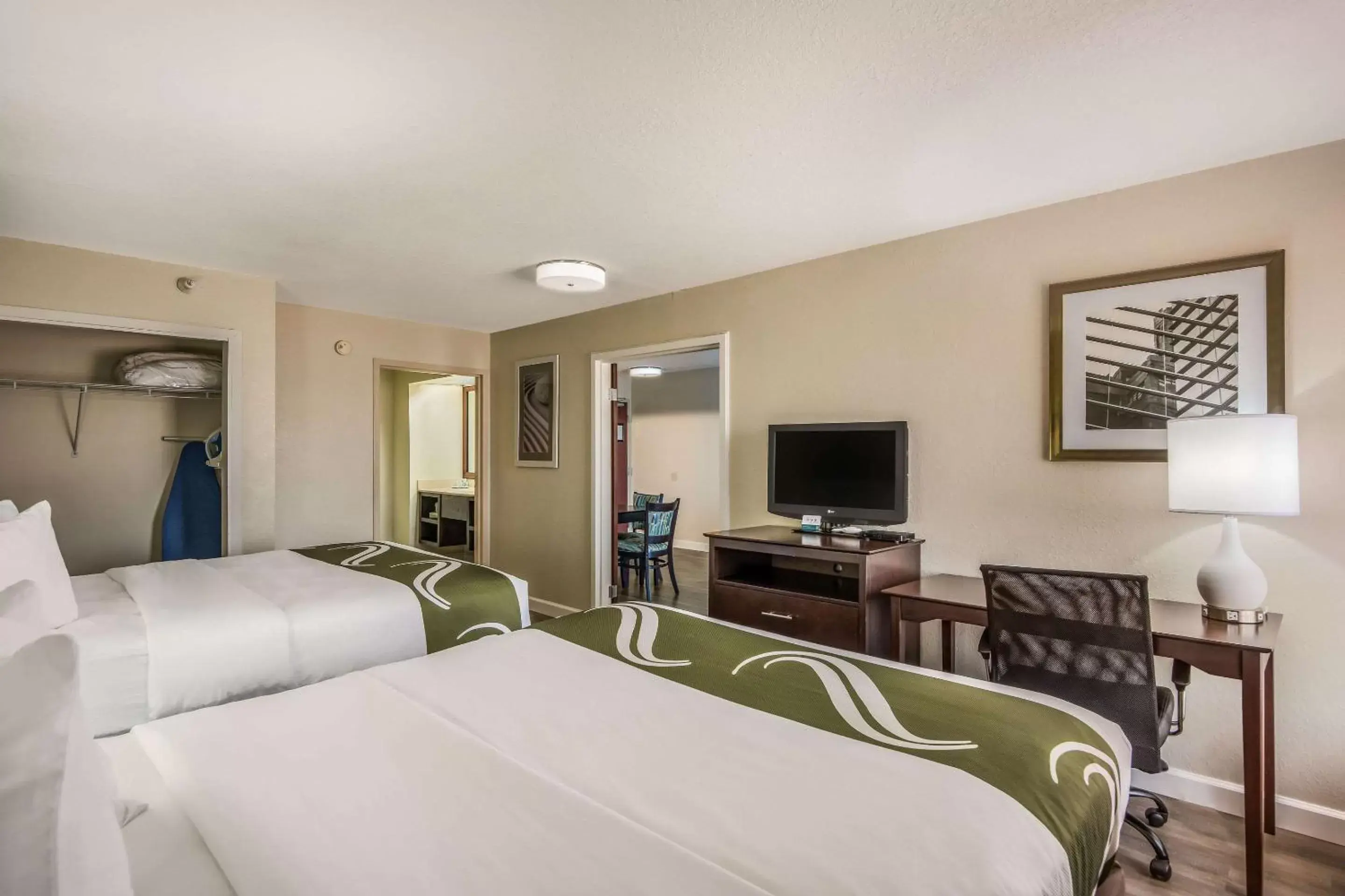 Photo of the whole room in Quality Inn & Suites Quincy - Downtown