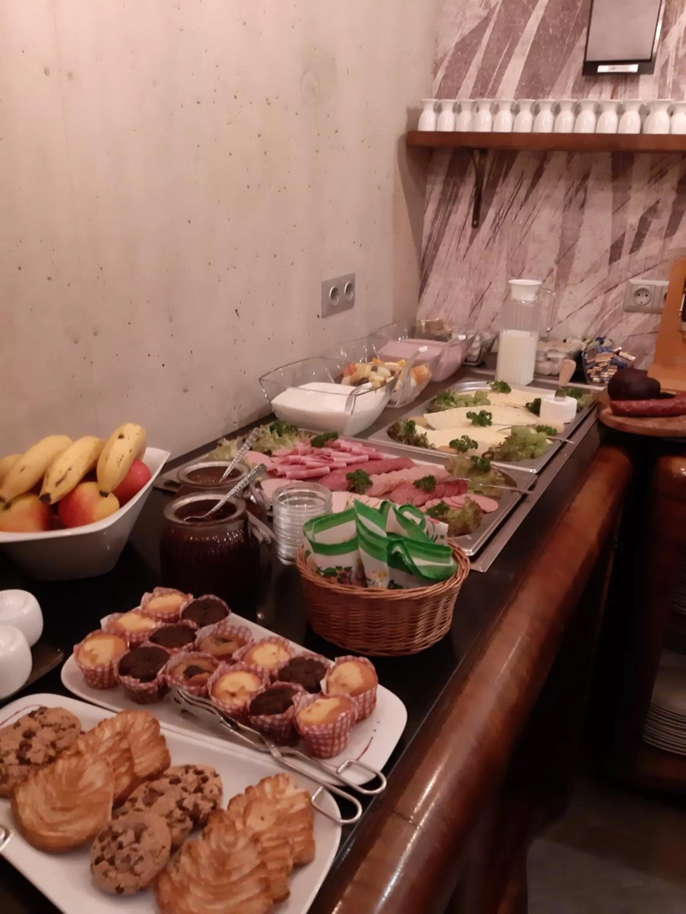 Buffet breakfast in Hotel Eulensteins