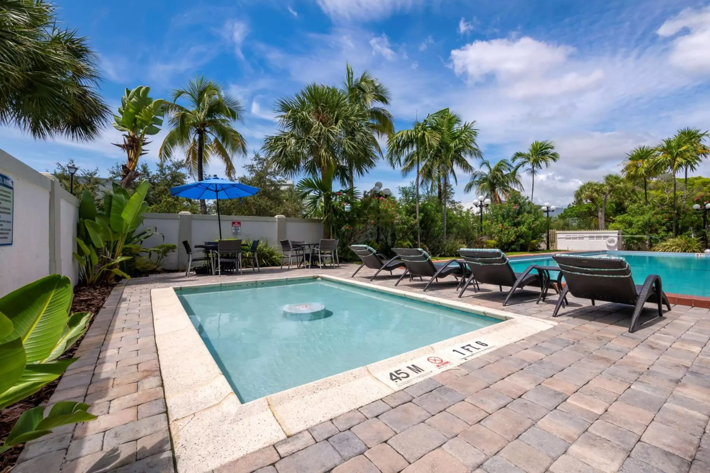 Pool view, Swimming Pool in Best Western Plus North Miami-Bal Harbour