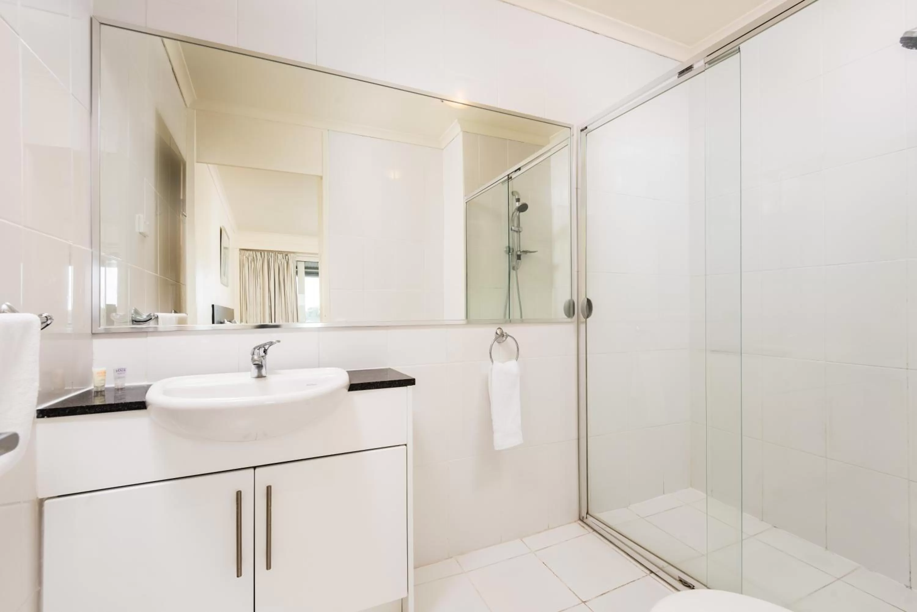 Shower in Horizon Holiday Apartments