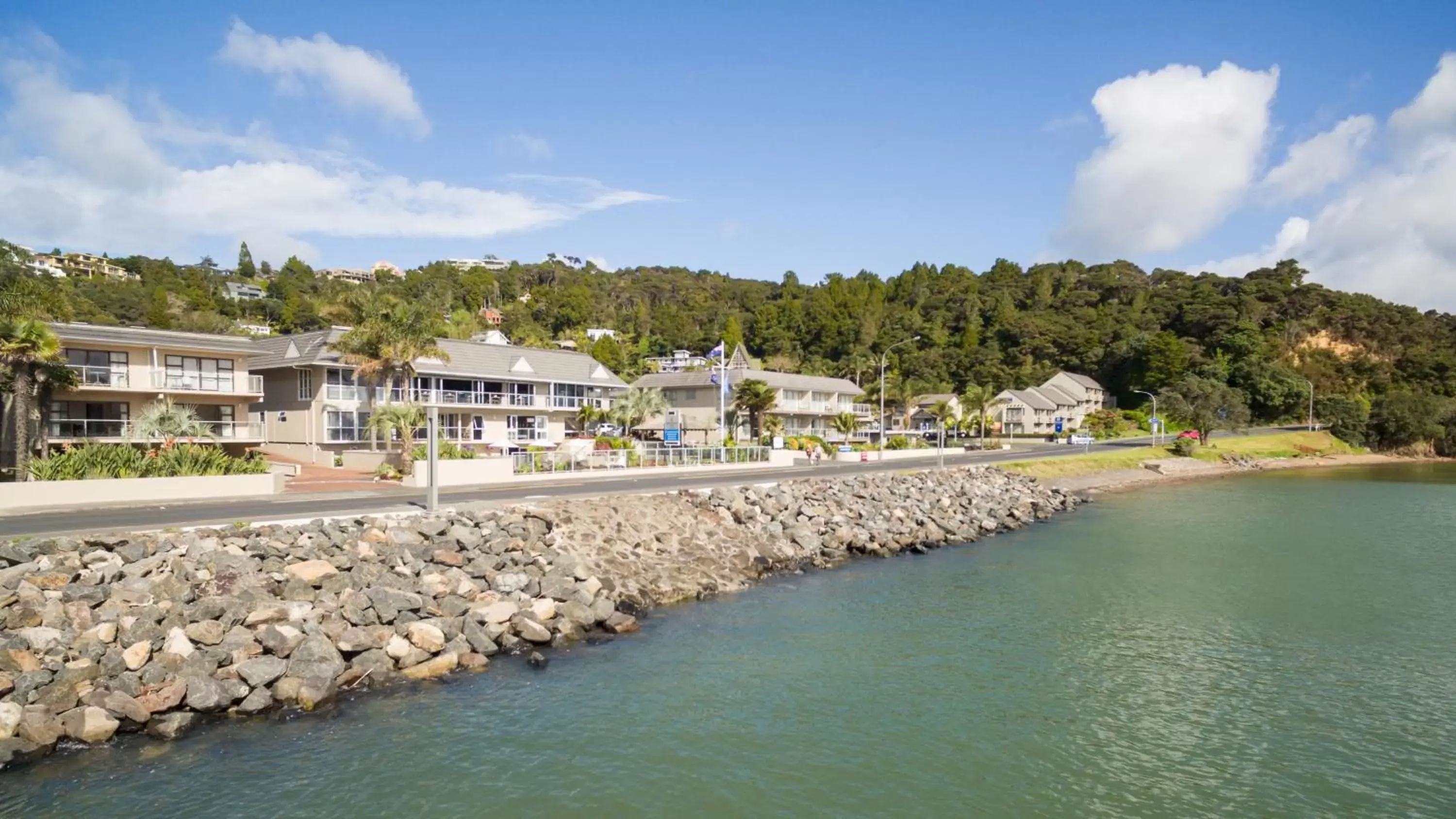 Property building in Kingsgate Hotel Autolodge Paihia