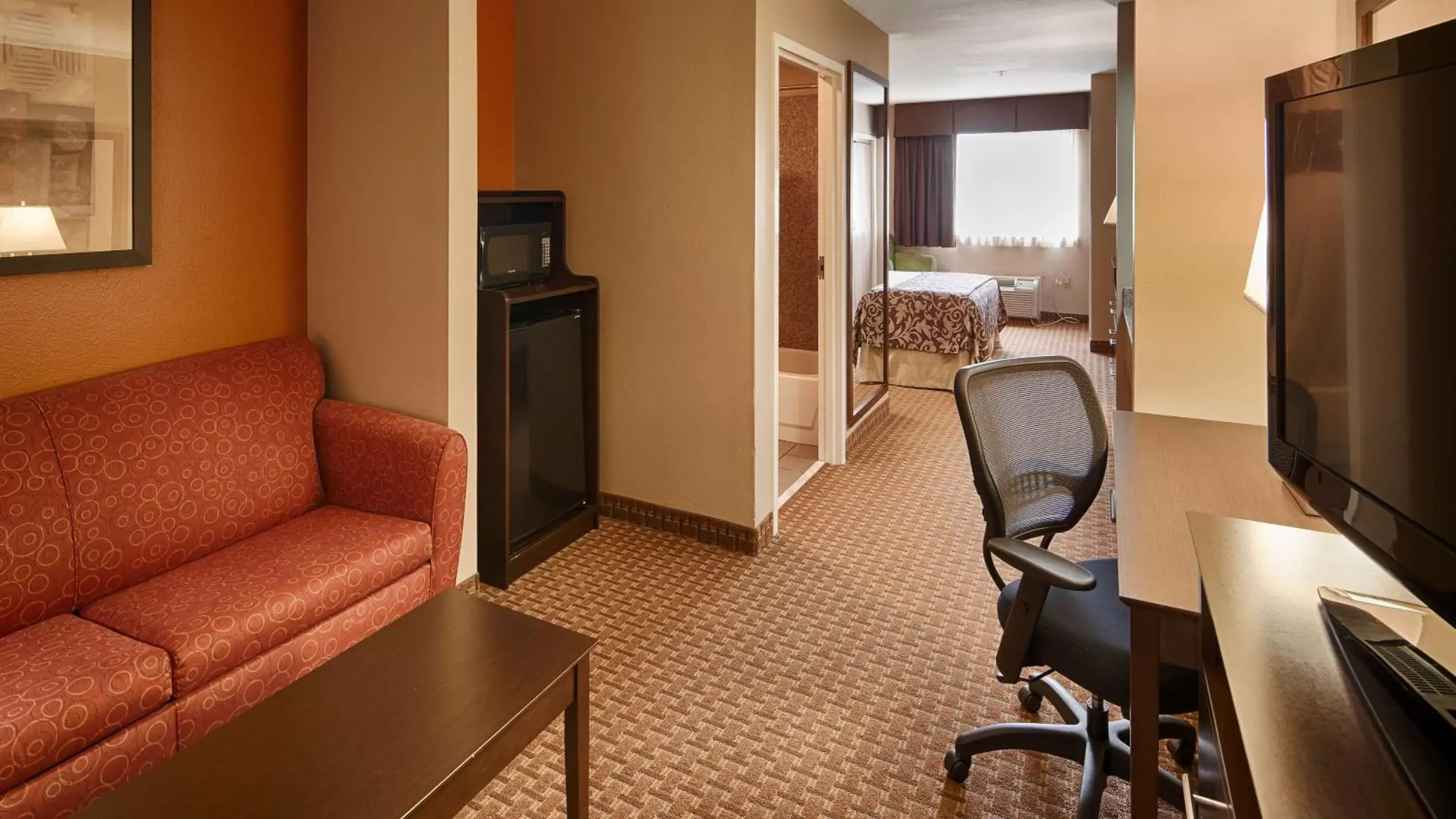 Photo of the whole room, Seating Area in Best Western Inn & Suites