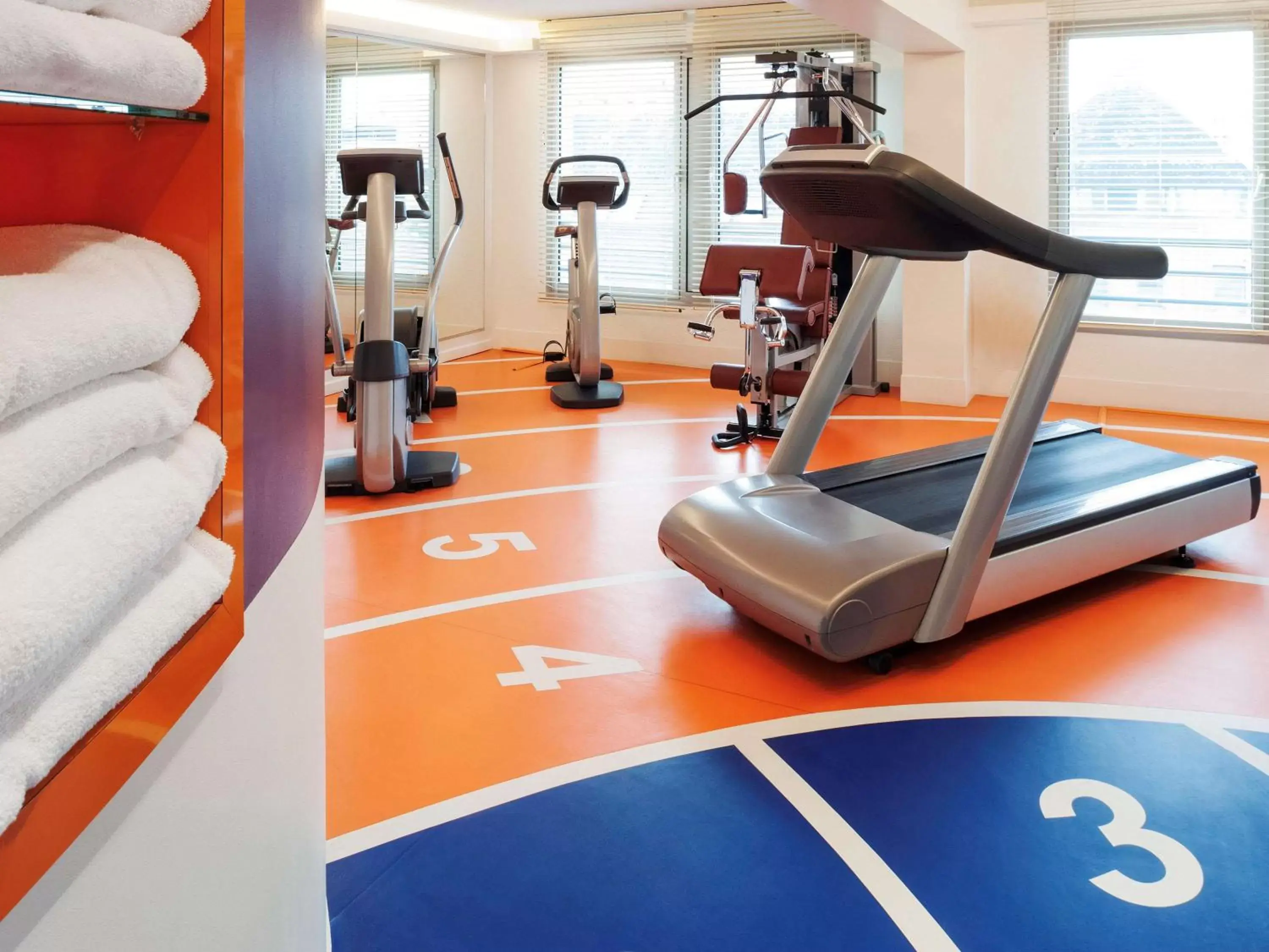 Property building, Fitness Center/Facilities in Novotel Lille Centre Gares